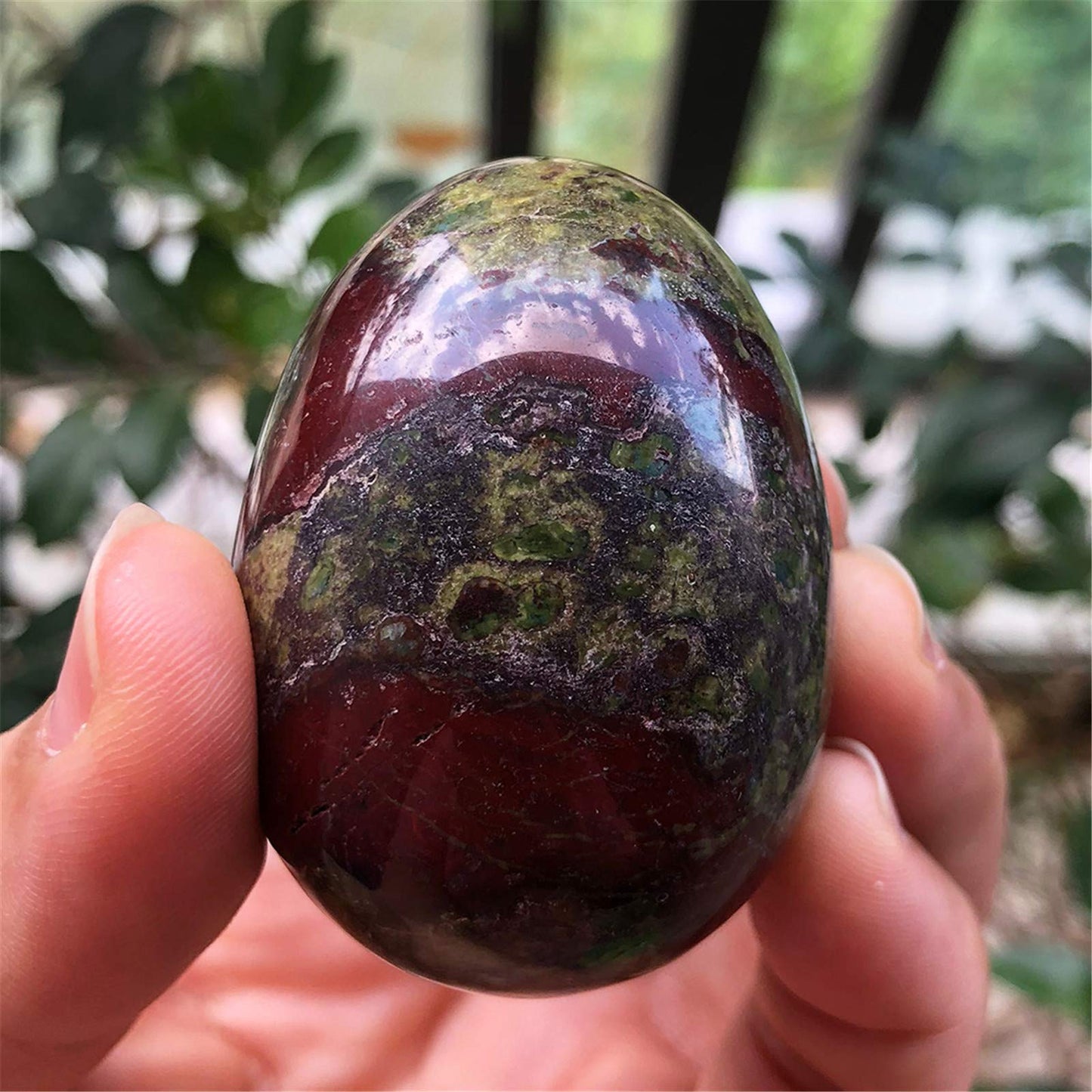 Fekuar Stone Egg Figurine, Polished Healing Crystal Easter Eggs Sphere Sculpture with Wood Stand, Natural Dragon Bloodstone, 1.8"