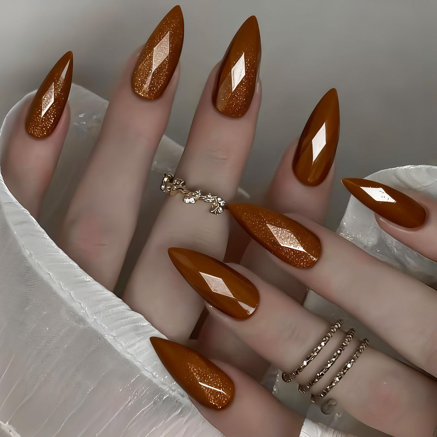 RUOKEXIN Almond Press on Nails Medium Length Fake Nails Brown Chrome False Nails with 3D Rhombus Designs Full Cover Nail Press ons Sparkly Artificial Nails for Women 24Pcs