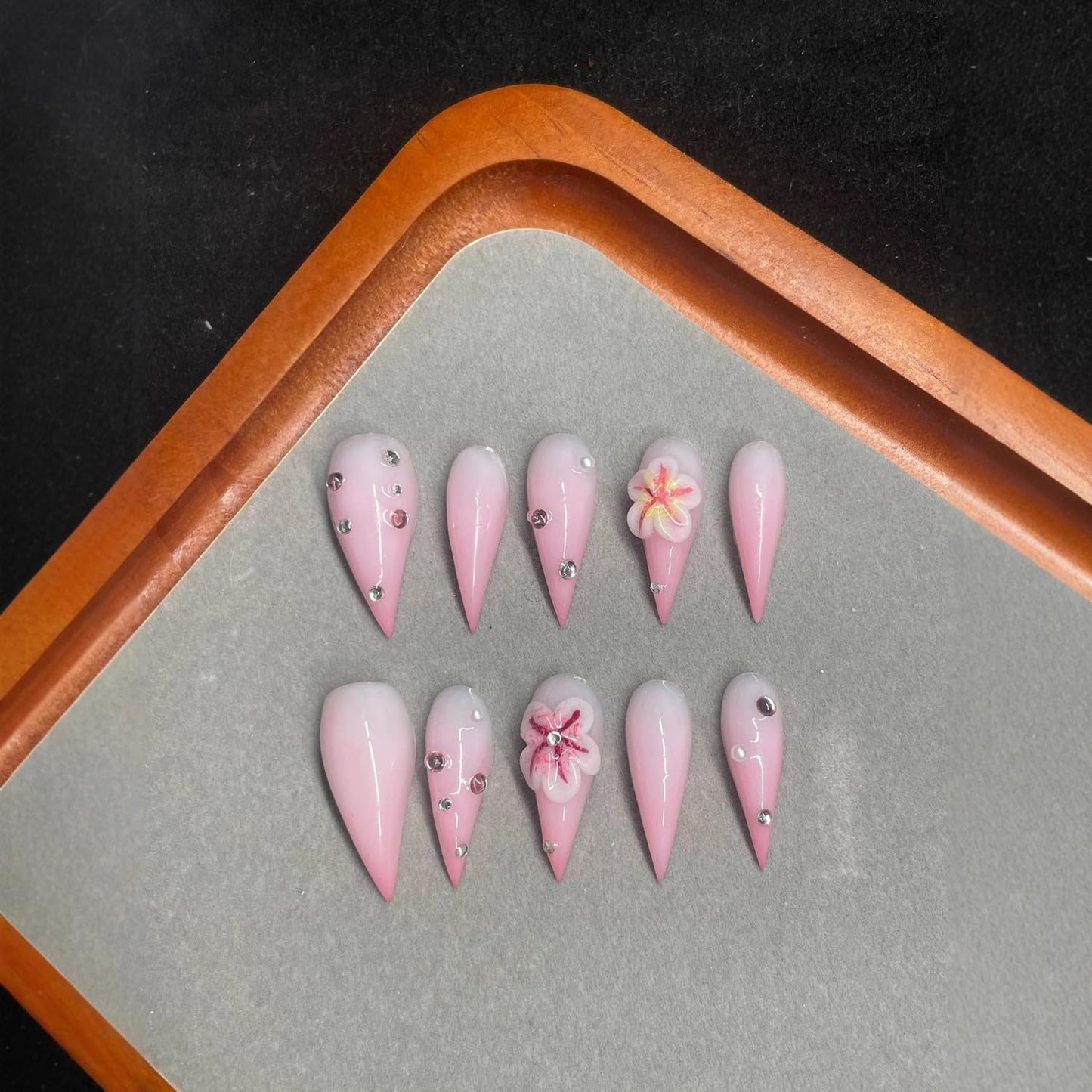 Handmade Flower Press on Nails Gradient Curved Stiletto False Nail Eagle Claw Designs Rhinestone Fake Nails Dragon Claw Press on Nails Extra Long Thicked Acrylic Nail for Women (M)