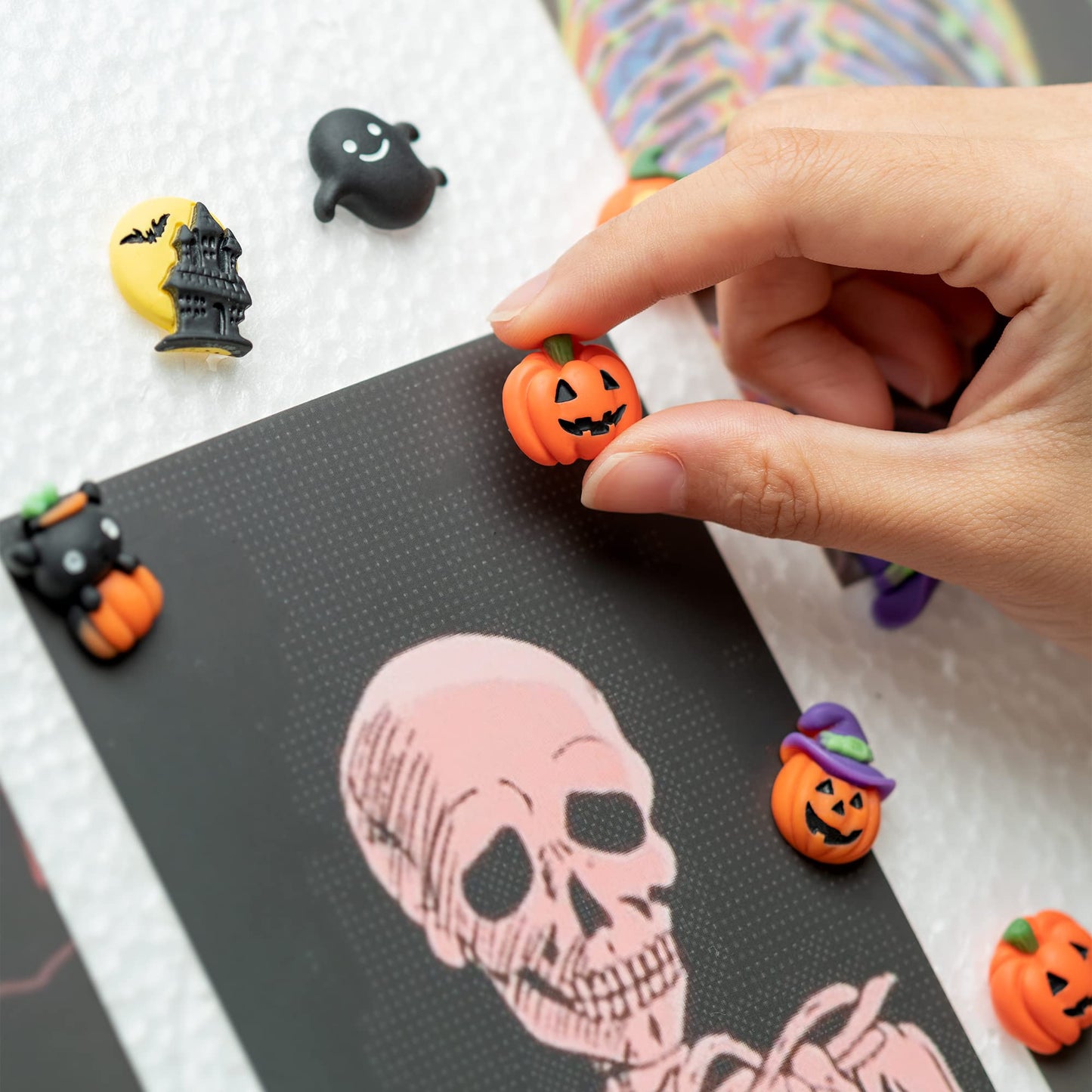 H1vojoxo 40PCS Halloween Push Pins Decoration for Cork Board, Halloween Decorative Thumb Tacks, Funny Pumpkin Push Pin for Photo Wall, Ghost Castle Push Pins for Bulletin Board