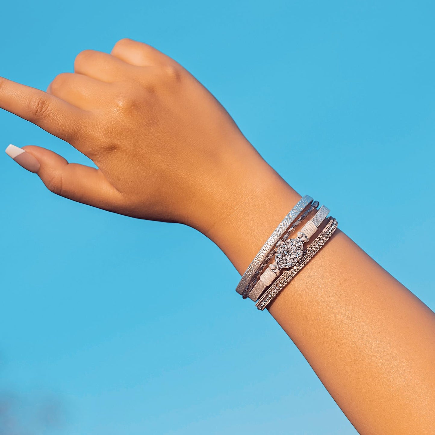 FANCY SHINY Boho Leather Wrap Bracelet Stackable Chunky Crystal Cuff Bracelets with Magnetic Clasp Cowboy Cowgirl Western Summer Beach Outfits Jewelry Gifts for Women (7.7", Silver)