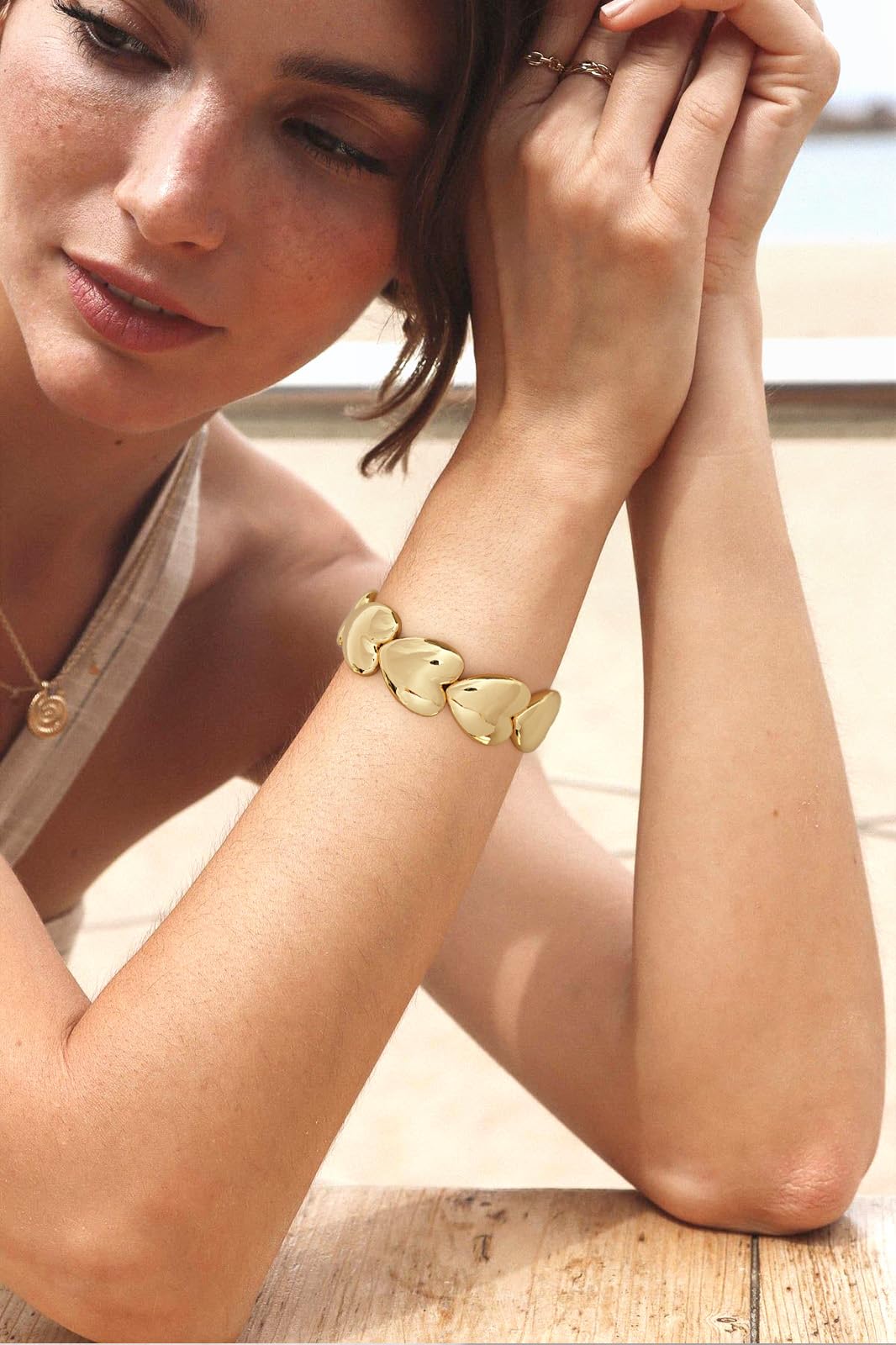 WOWORAMA Gold Heart Bangle Bracelet for Women Love Heart Stretch Bangles Thick Chunky Heart Bracelet Adjustable Statement Gold Bracelet