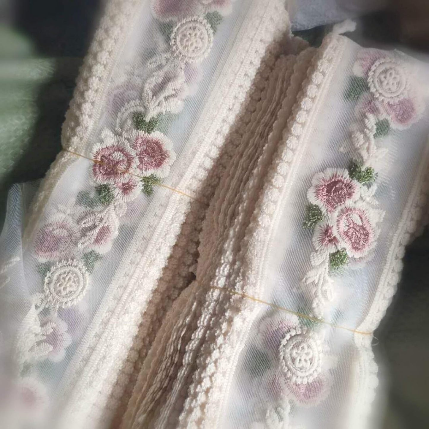 Lace Trim Ribbon, Delicate Cotton Embroidery Ribbon for Wedding/Bridal Decoration, DIY Craft Sewing, Home Decoration, 10 Yards (Beige)
