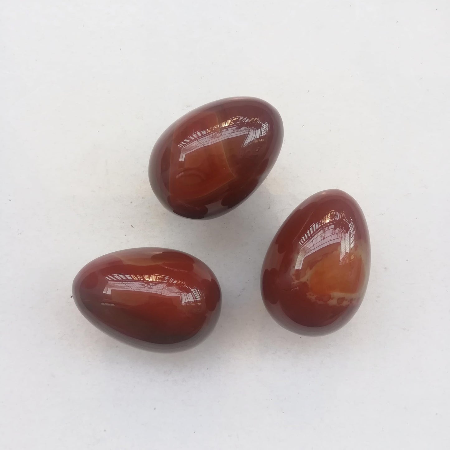 Sunshcat Natural Carnelian Egg Shaped Meditation Chakra and Home Decor Balance Crystals and Healing Stones Statue Set,35 * 50mm Easter and Thanksgiving Gift,with Wooden Bracket