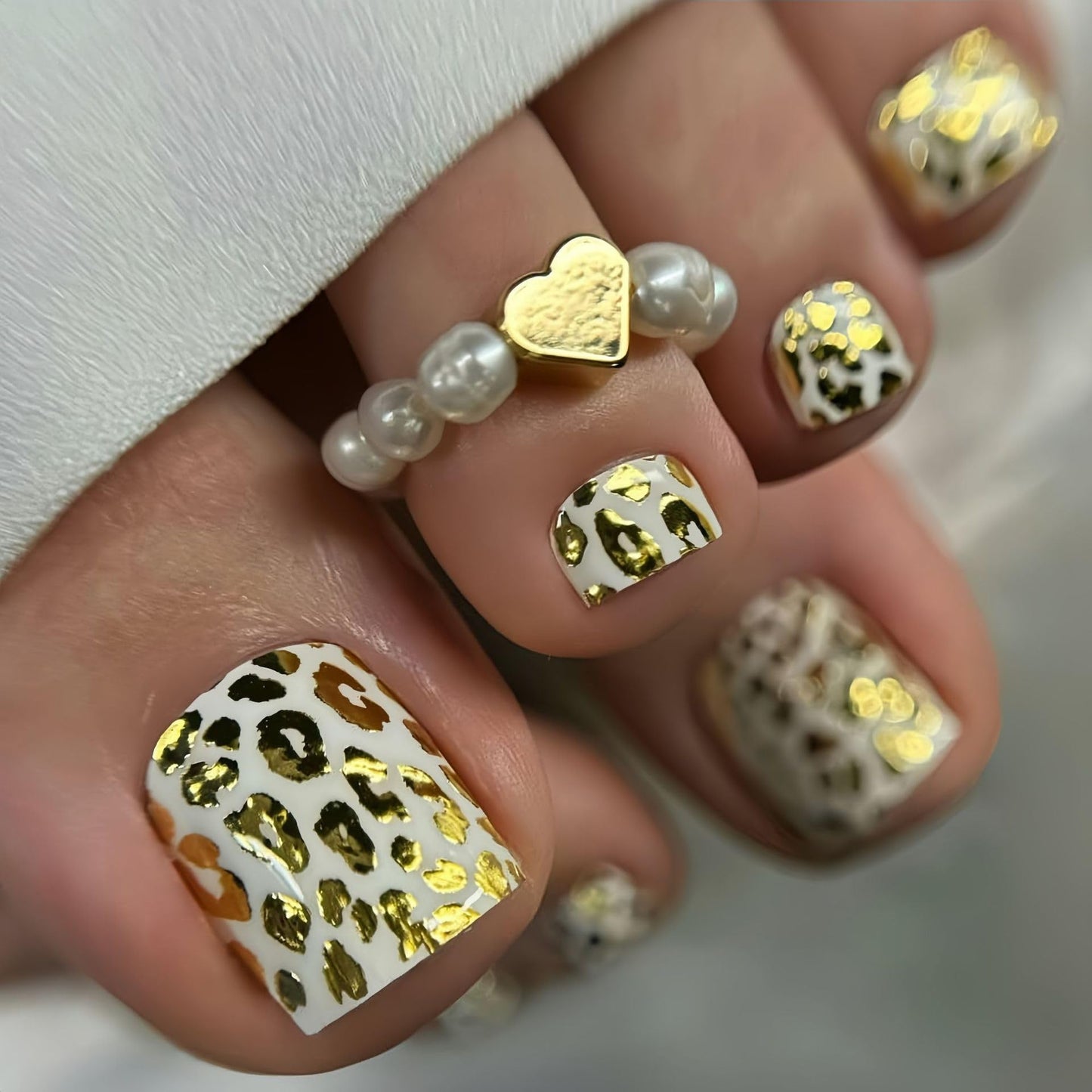 Gold Press on Toenails Short Square Fake Toe Nails with Golden Leopard Print Designs Acrylic False Toenails Glossy Summer Toenail Press on Nails Artificial Toenails for Coquette Women 24Pcs