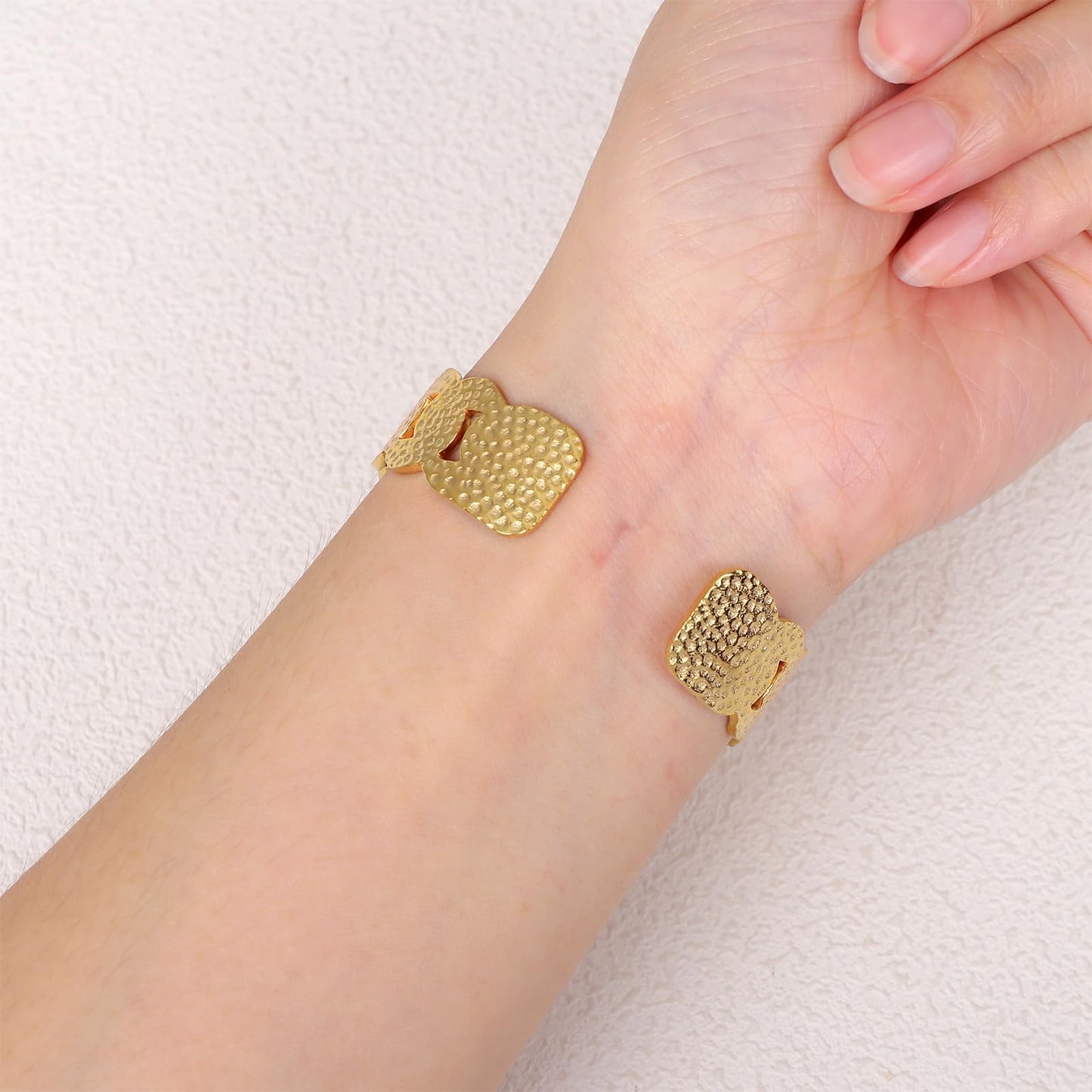 TaYolnFaSo Cuff Bracelet for Women Adjustable Chunky Wide Bracelet Gold Cuff Open Bangle Wrap Jewelry Gift for Women