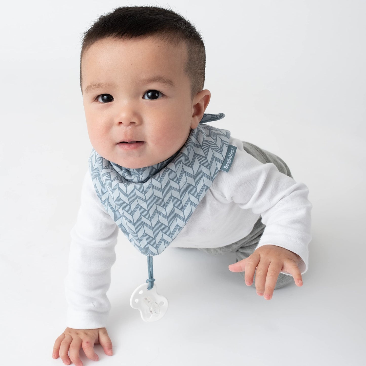 BooginHead by Infantino Cotton Baby Drool Bibs, Teething Bib and Pacifier Holder Bib, Blue Arrows