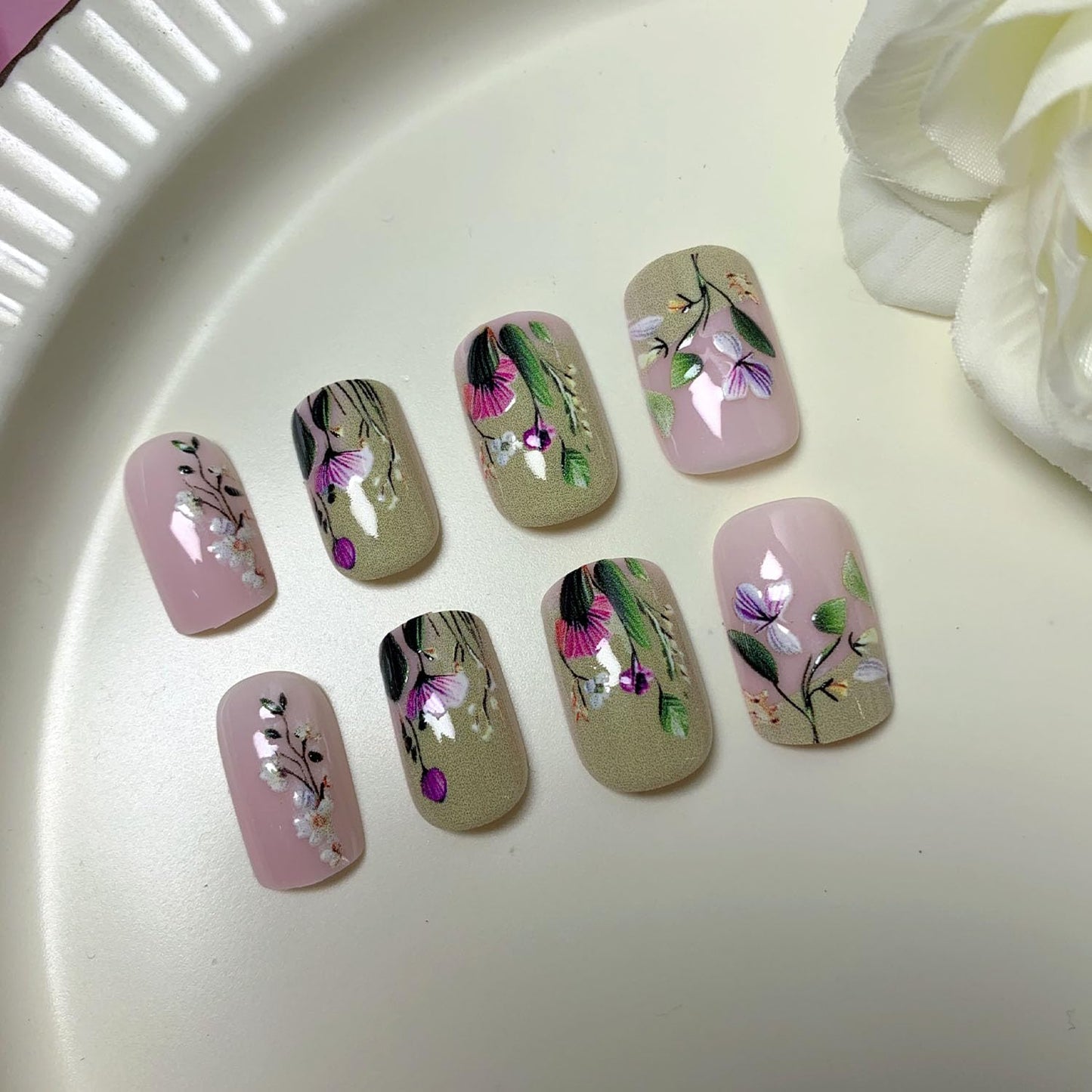 Flowers Press on Nails Short Fake Nails 3D Floral Acrylic Nails Light Pink & Green Full Cover Glue on Nails Spring Reusable Stick on Nails for Women 24 Pcs