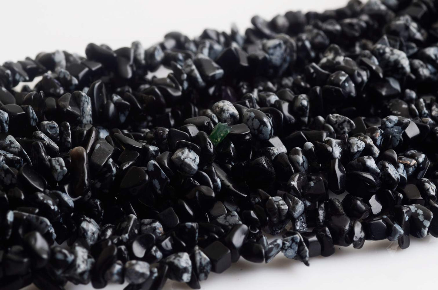 Natural Chip Stone Beads Snowflake 5-8mm About 400 Pieces Irregular Gemstones Healing Crystal Loose Rocks Bead Hole Drilled DIY for Bracelet Jewelry Making Crafting (5-8mm, Snowflake Obsidian Jasper)