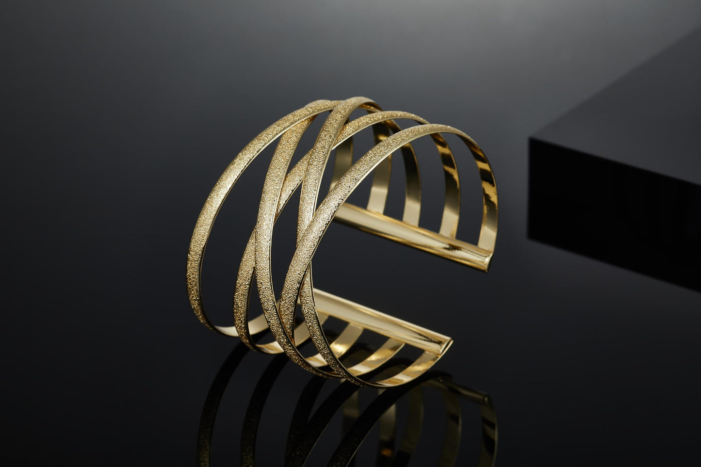 SHINYTE CATALINE Mother's Day Jewelry Gift for Women,14K Gold Plated Adjustable Chunky Cuff Bracelet,Bold Wide Wrap Bangle,Boho Arm Cuff for Her,Mom