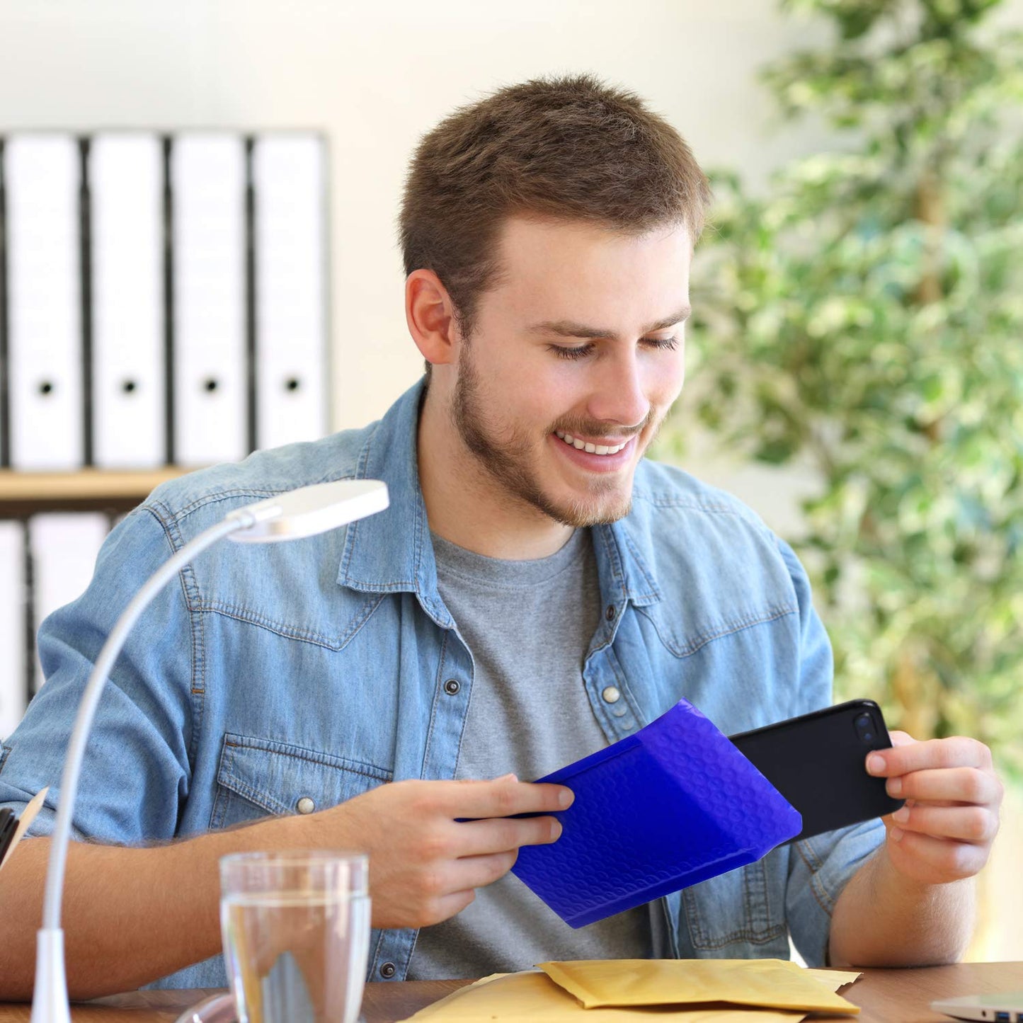 Metronic Bubble Mailers 4x8 Inch 50 Pack Royal Blue Waterproof Padded Envelopes Usable Size 4x7 Self Seal Adhesive Bubble Envelopes Padded Mailers for Small Business Shipping Envelopes for Jewelry