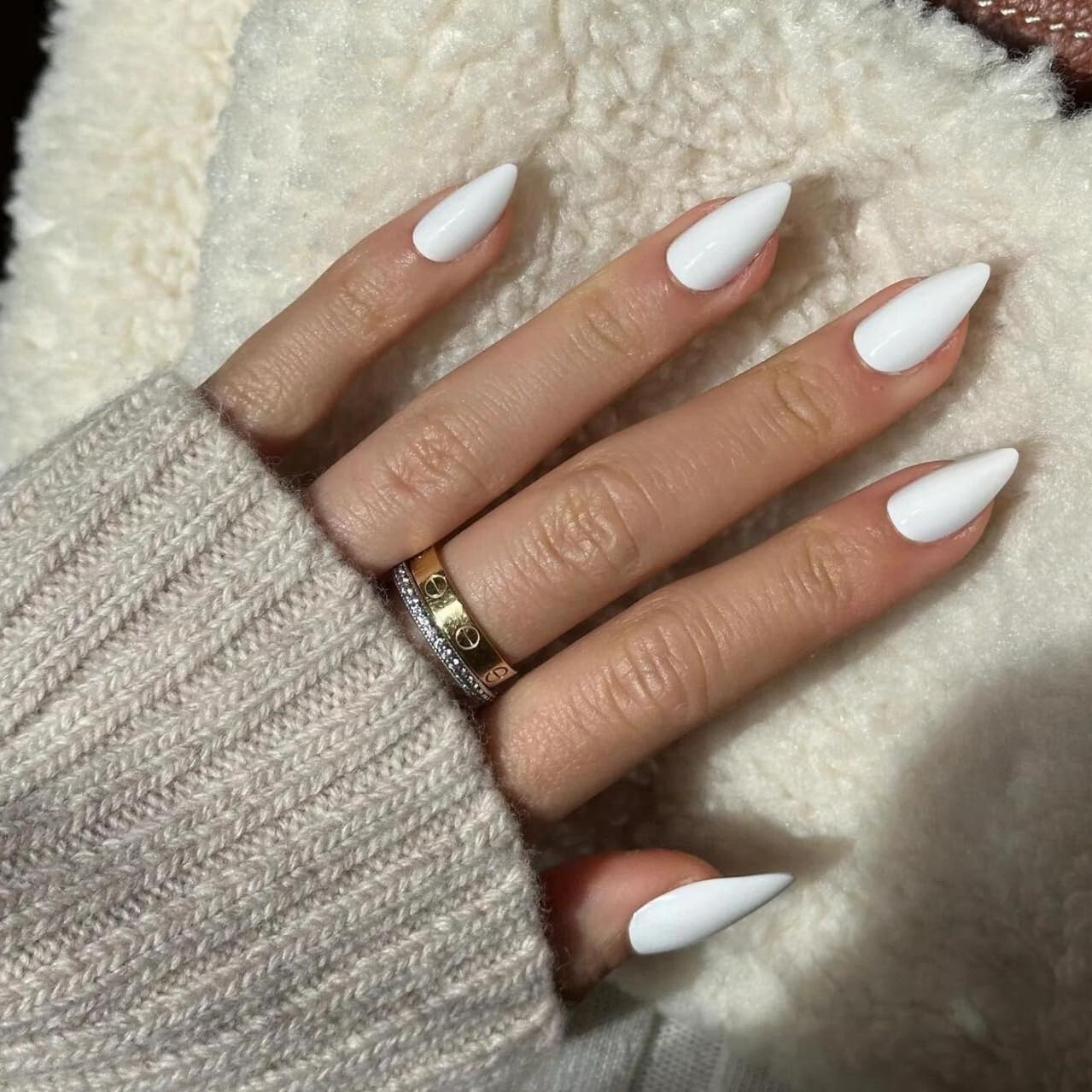 All White Press on Nails Medium Stiletto Almond,KQueenest Matte Pure Color Acrylic Nails Set Reusable Fake Nails with Feature Protective UV Coating for Women Nail Art Manicure in 24PCS