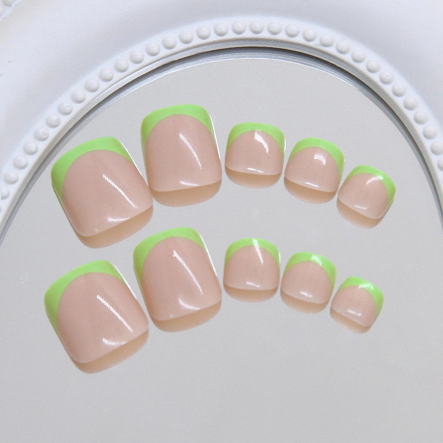 MISUD Toe Press on Nails - Fake Toenails with Green French Tip, Acrylic Toenail Glossy Design 24 pcs