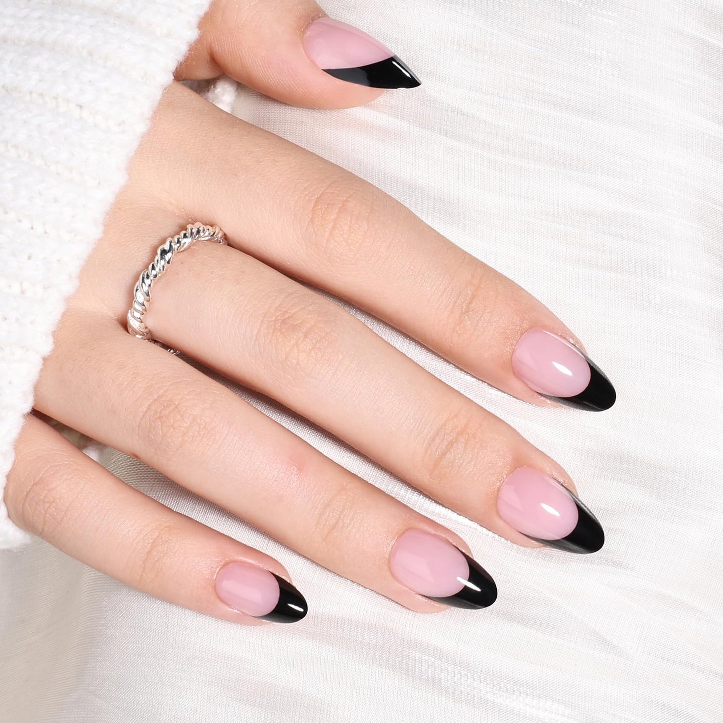 Leefrei Black French Tip Press on Nails - Short Almond Black Tips Nails, Reusable Glossy Fake Nails Press ons for Women, 32 Pieces in 16 Sizes False Nails Kit with Glue, Blush Noir