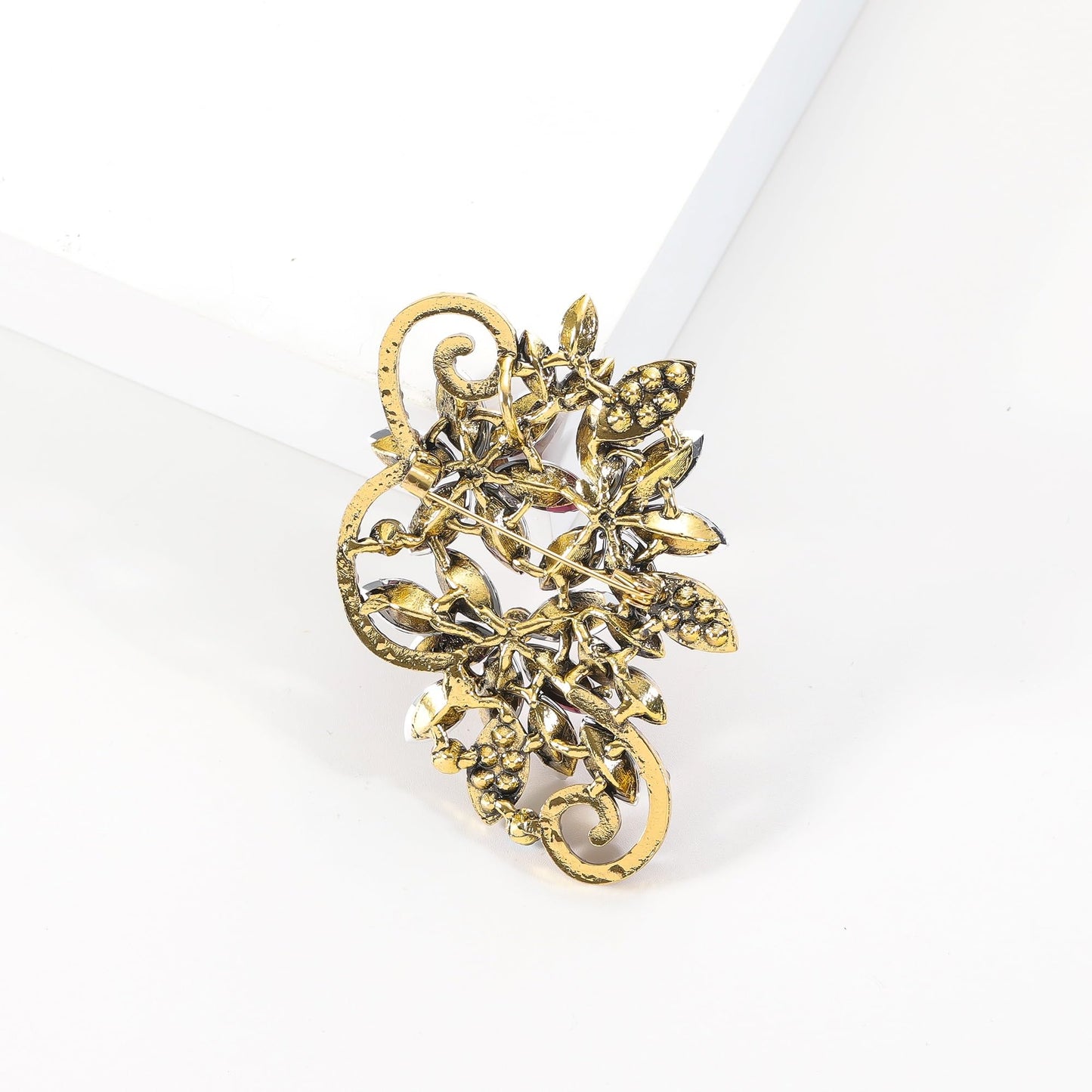 YOQUCOL Vintage Emerald Green Austrian Crystal Rhinestone Flower Shape Brooch Pin For Women