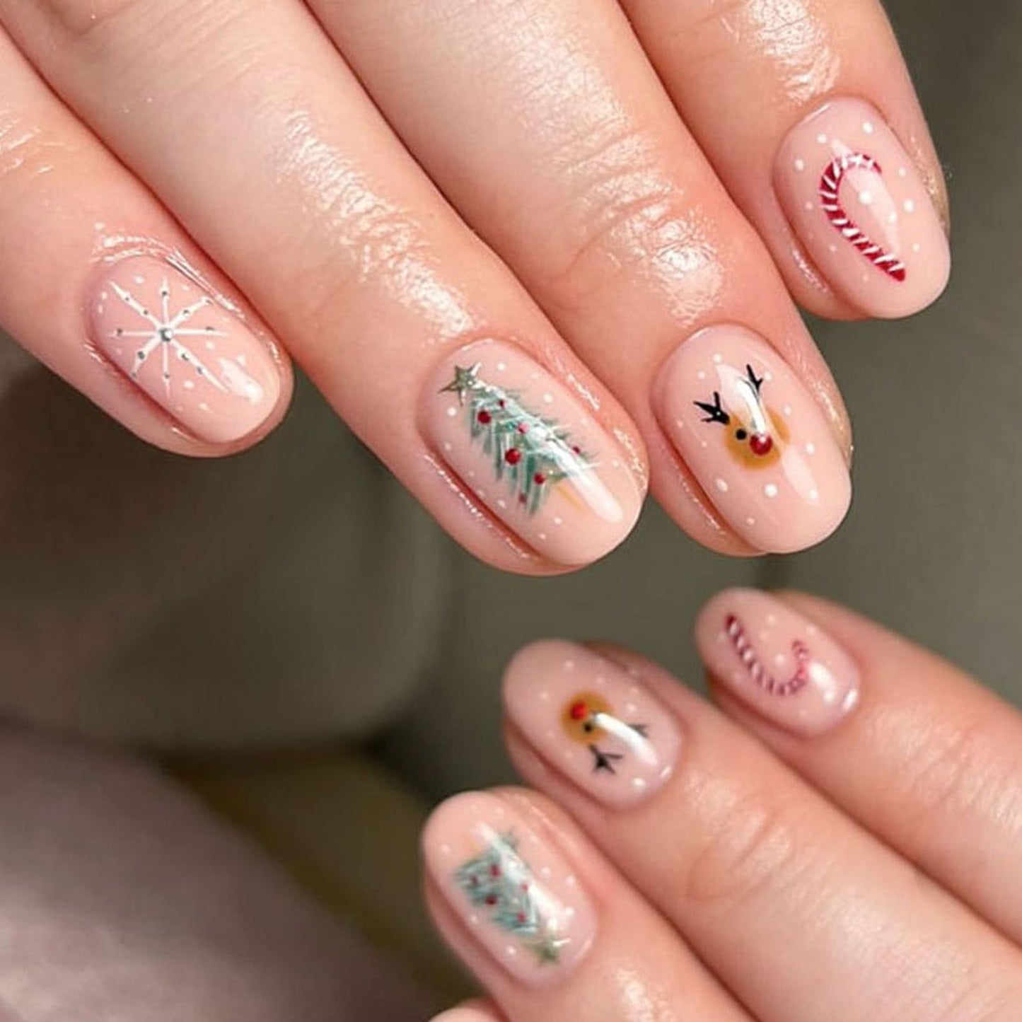 IMSOHOT Press on Nails Short Square Fake Nails Cute Nude Glossy False Nails with Elk, Tree, Snowflake Design Full Cover Glue on Nails for Women Girls Manicure