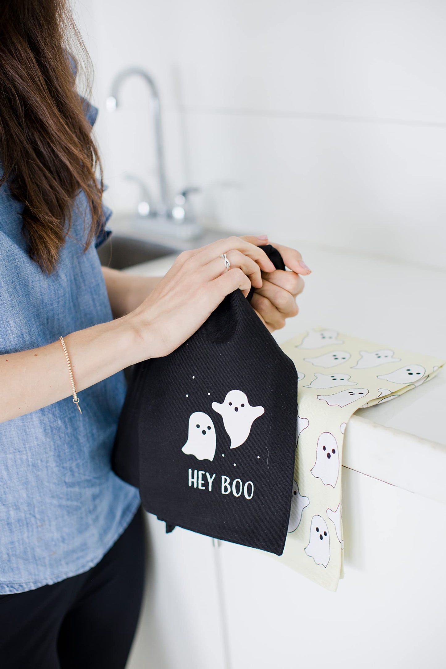 Pearhead Hey Boo Ghost Dish Towels for Kitchen, Halloween and Fall Decor, Spooky Season Gift Ideas, Set of 2