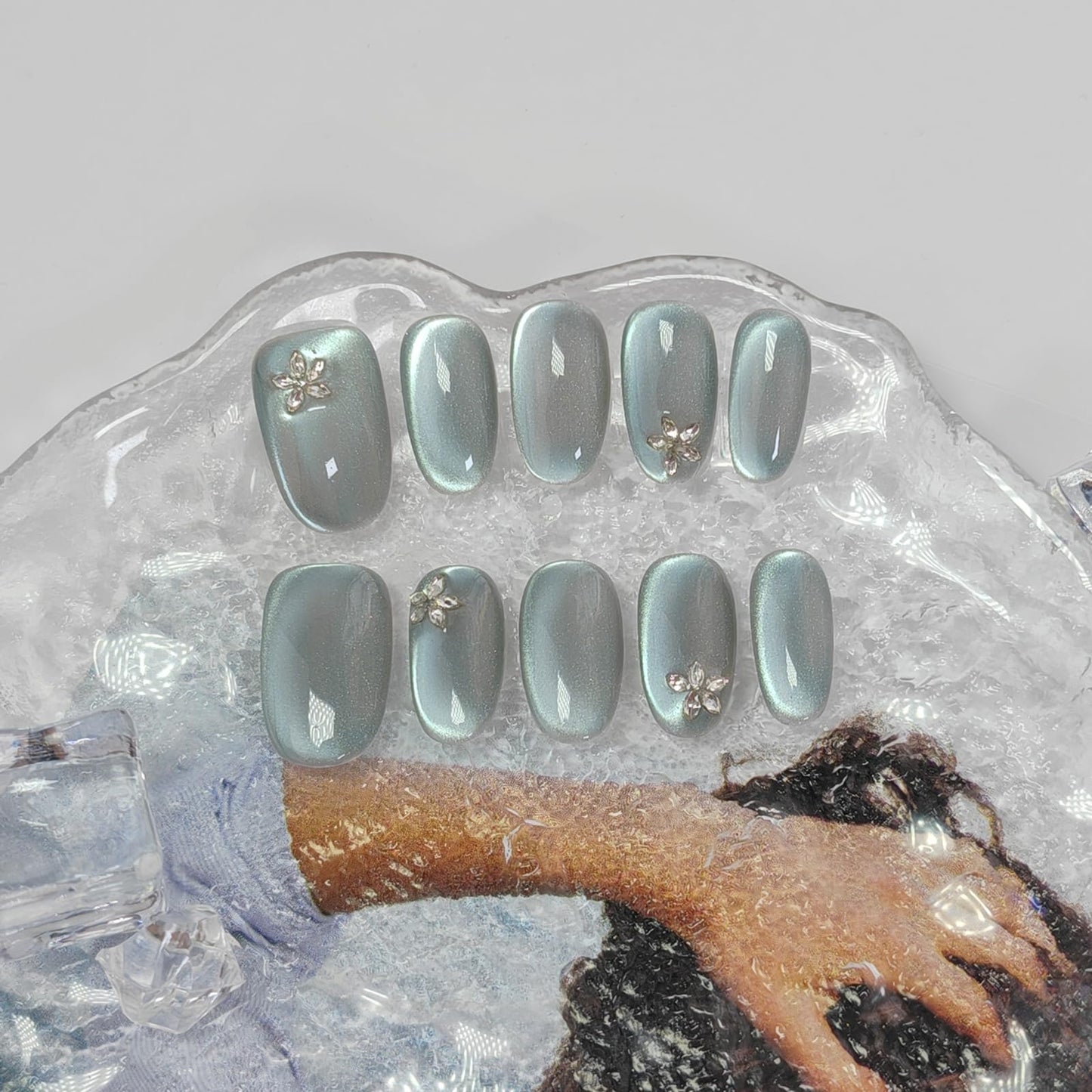 Short/Medium Oval Nails Handmade Glitter Press on Nails with Designs, Cat Eye/Aurora Women Reusable False Nails (Blue Sand#Small)