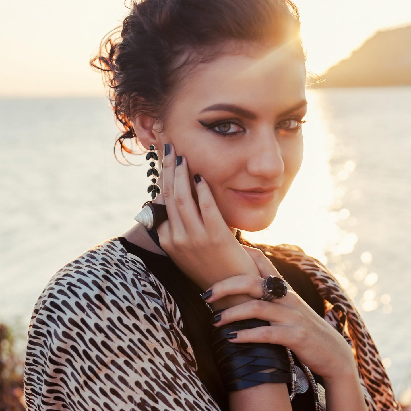 GAOKOXI Black Wedding Rhinestone Dangle Earrings Elegant Bridal Crystal Drop Earrings for Women Bridesmaids Guest Party Prom
