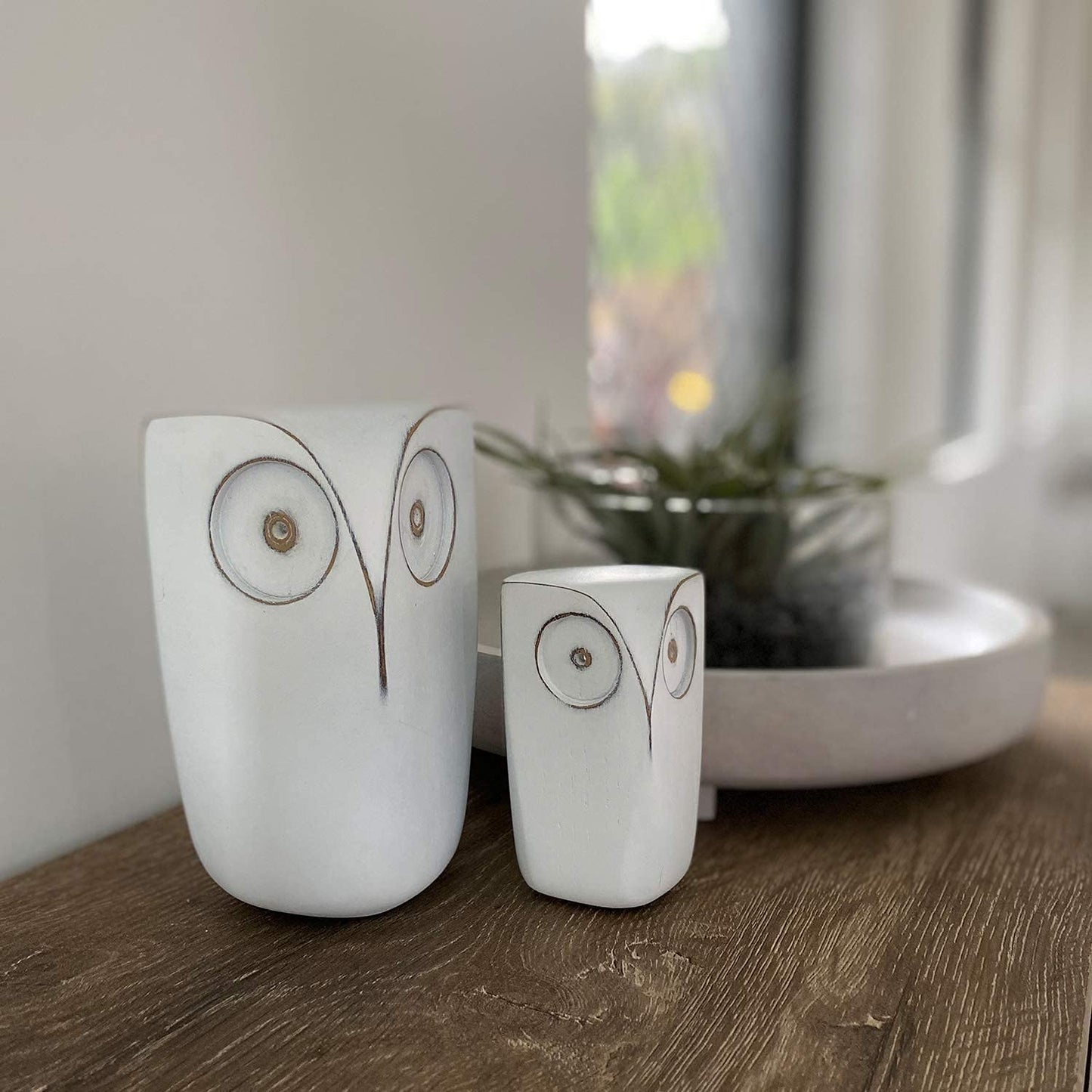 Huey House Wise Owl Decor Statue Sculptures – Set of 2 Small White Resin Figurines, 5¾ & 4 Inches High, Minimalist Decor for Home, Office, Bookshelf, or Desk