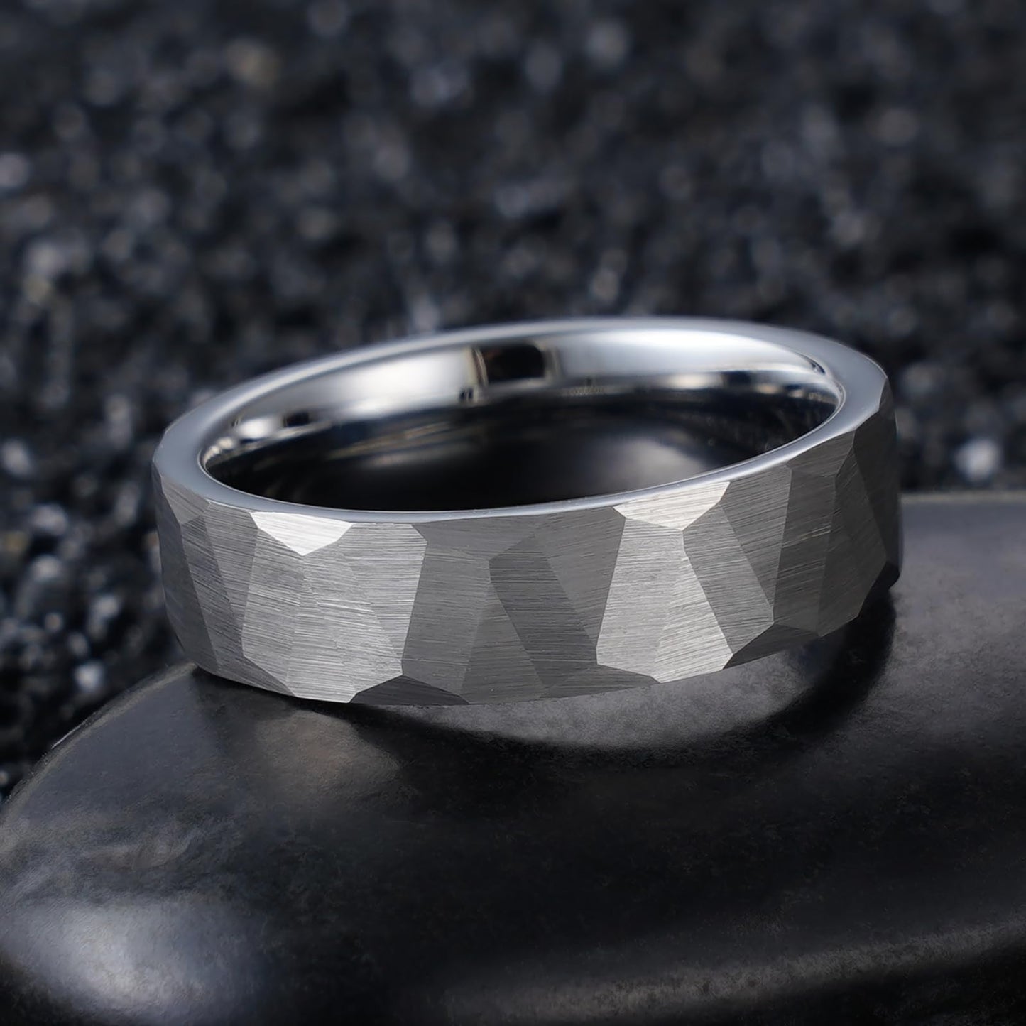 JEWPER 6MM 8mm Black/silver/gold Tungsten Rings for Men Womens Couple Fashion Jewelry Promise Engagement Wedding Band Hammered Inner ring inlaid with olive wood Carbide Polished Edge Comfort Fit