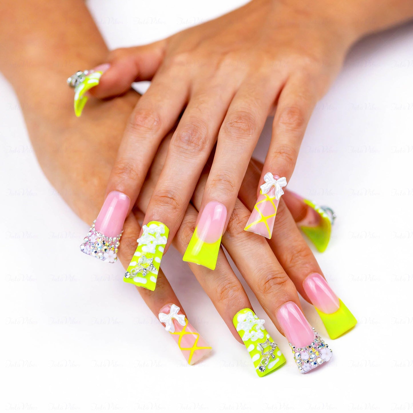 IntoVibes 10 Pieces Luxury Acrylic Press On Nails Long Handmade Duck Nails, Green Thickened False French Nails, With 3D Bowknot And Stars, Reusable Fake Nails, Acrylic Nails (L)