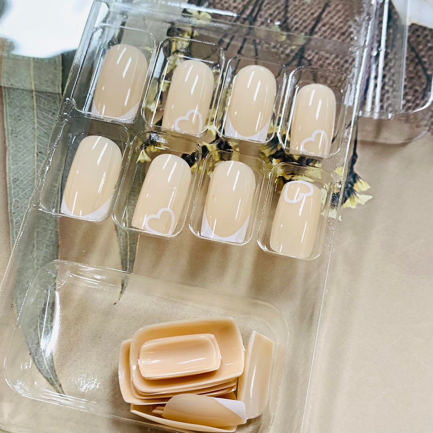 Press On Glossy Full Cover Acrylic Short Square French False Nails with White Heart Designs - Artificial Fake Nails Glue Ons for Women Girls