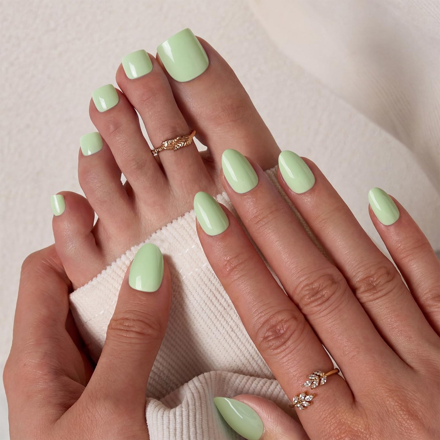 BTArtbox Press On Nails Almond - Garden Weekend, Easy-to-Apply Pastel Green Extra Short Press On Nails with Glue and Adhesive Tabs in 16 Sizes - 32 Nails All-in-One Kit