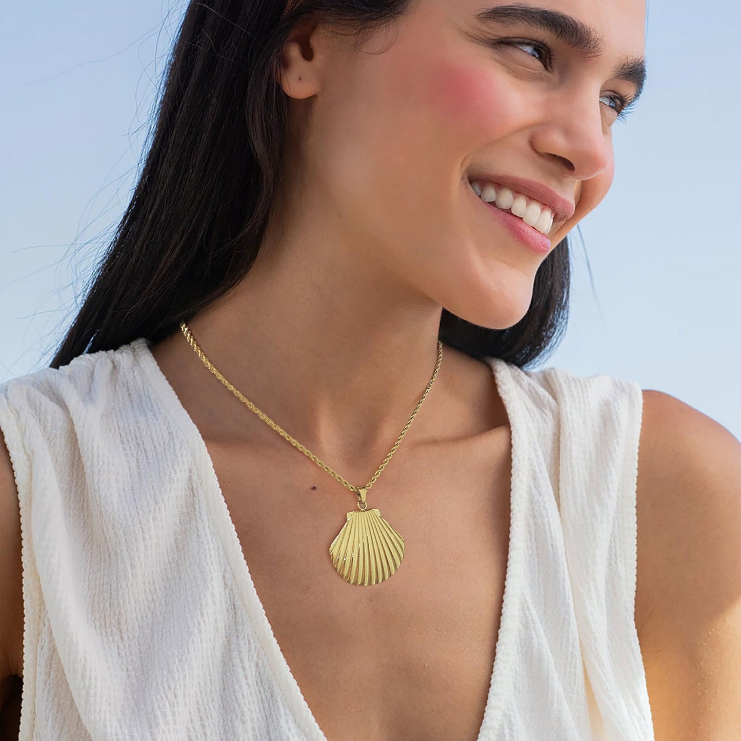 WOWORAMA Gold Shell Necklace for Women Dainty Seashell Pendant Necklaces Adjustable Chain Ocean Sea Shell Choker Necklaces Summer Beach Necklace Jewelry