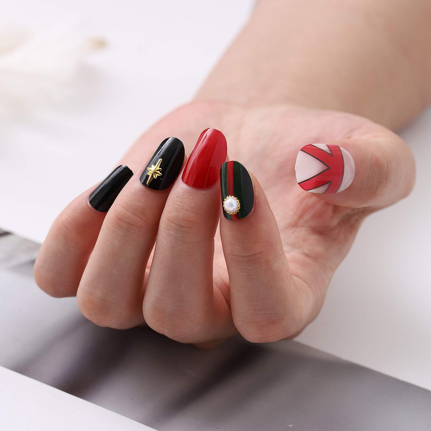 Jovono Glossy Fake Nails Black Press on Nail Pearl False Nails Oval Full Cover Artificial Nail for Women and Girls(24PCS)