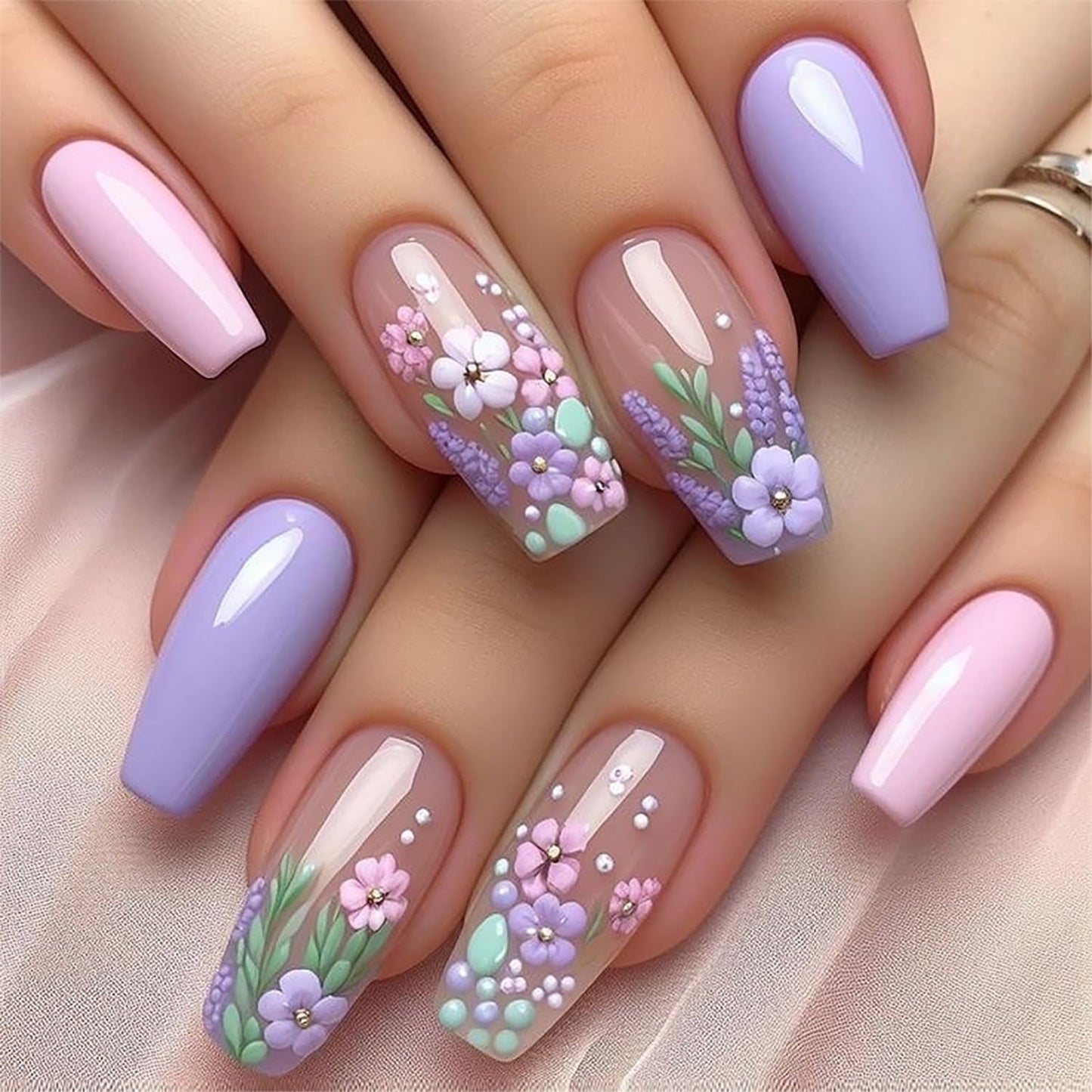 Flower French Tip Press on Nails Medium Coffin Fake Nails Glossy Purple Acrylic Press on Nails Lavender Floral False Nails Reusable Summer Artificial Nails Full Cover Stick on Nails for Women, 24Pcs