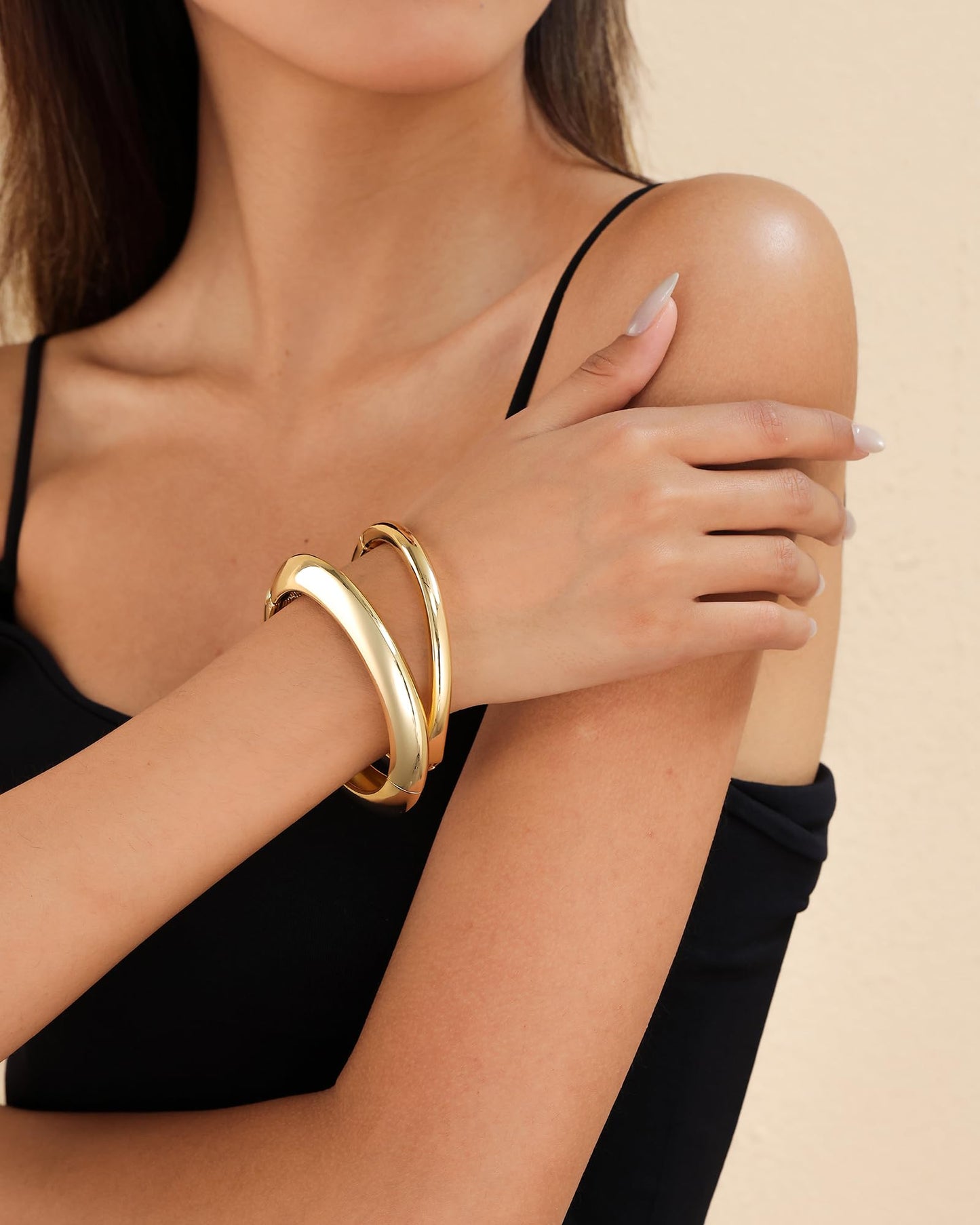 AYWFCBF 2pcs Gold Bangle Bracelets for Women, Trendy Hinged Cuff Open Wide Chunky Gold Bracelet Stack Arm Cuff Jewelry for Women