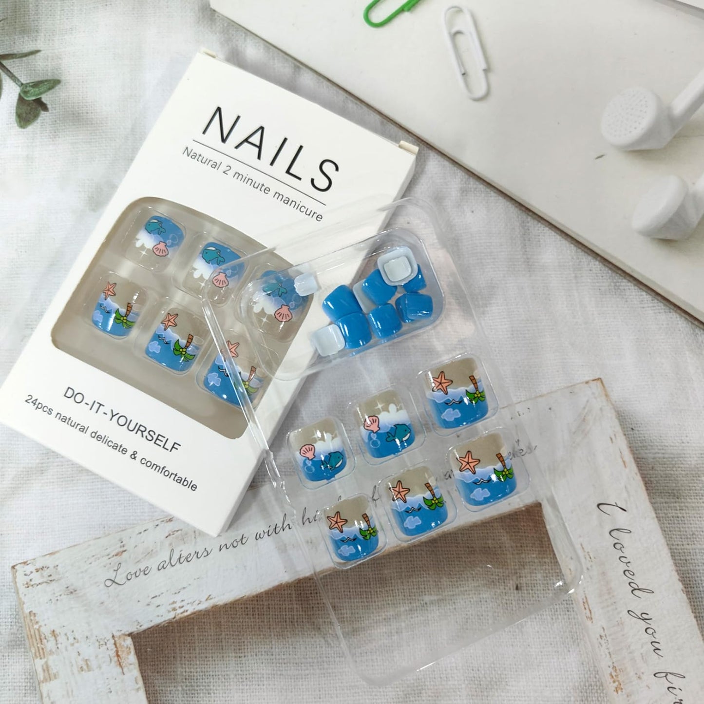 24Pcs Blue Press on Toenails Summer Beach Fake Toe Nails with Coconut Tree Shell Whale Seagull Designs Cute Toenail Press ons Blue Sea Acrylic False Toenails Artificial Toenails for Women