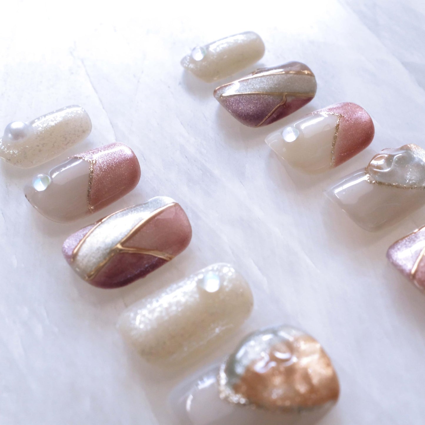 Handmade Geometric Cat Eye Press on Nails, Short Square Gel Fake Nails with Colorful Design, 10 Pieces (Medium Size, SS)