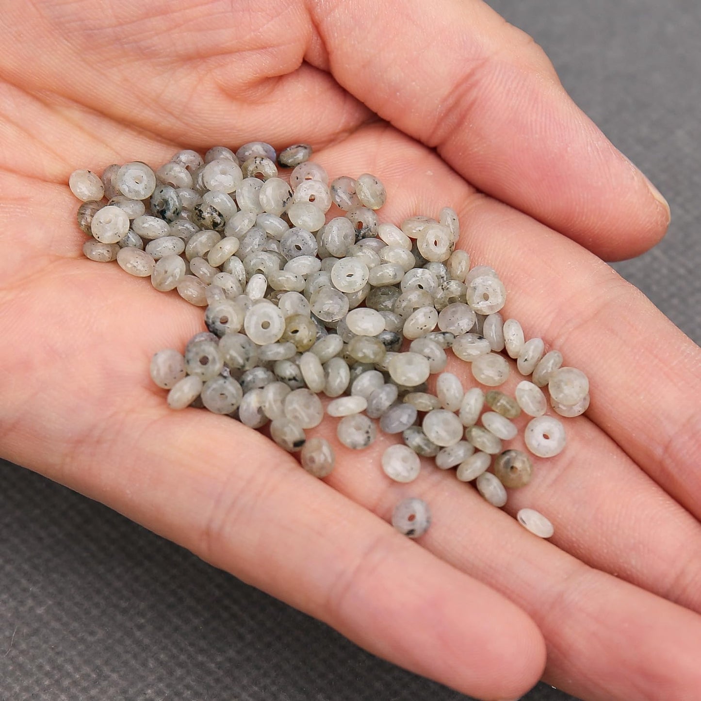 BONNY BOXX 1 Strand (150PCs) Natural 2 * 4mm Grey Labradorite Rondelle Beads, Natural Abacus Disk Stone Beads Loose Spacer Gemstone for DIY Bracelet Necklace Jewelry Making