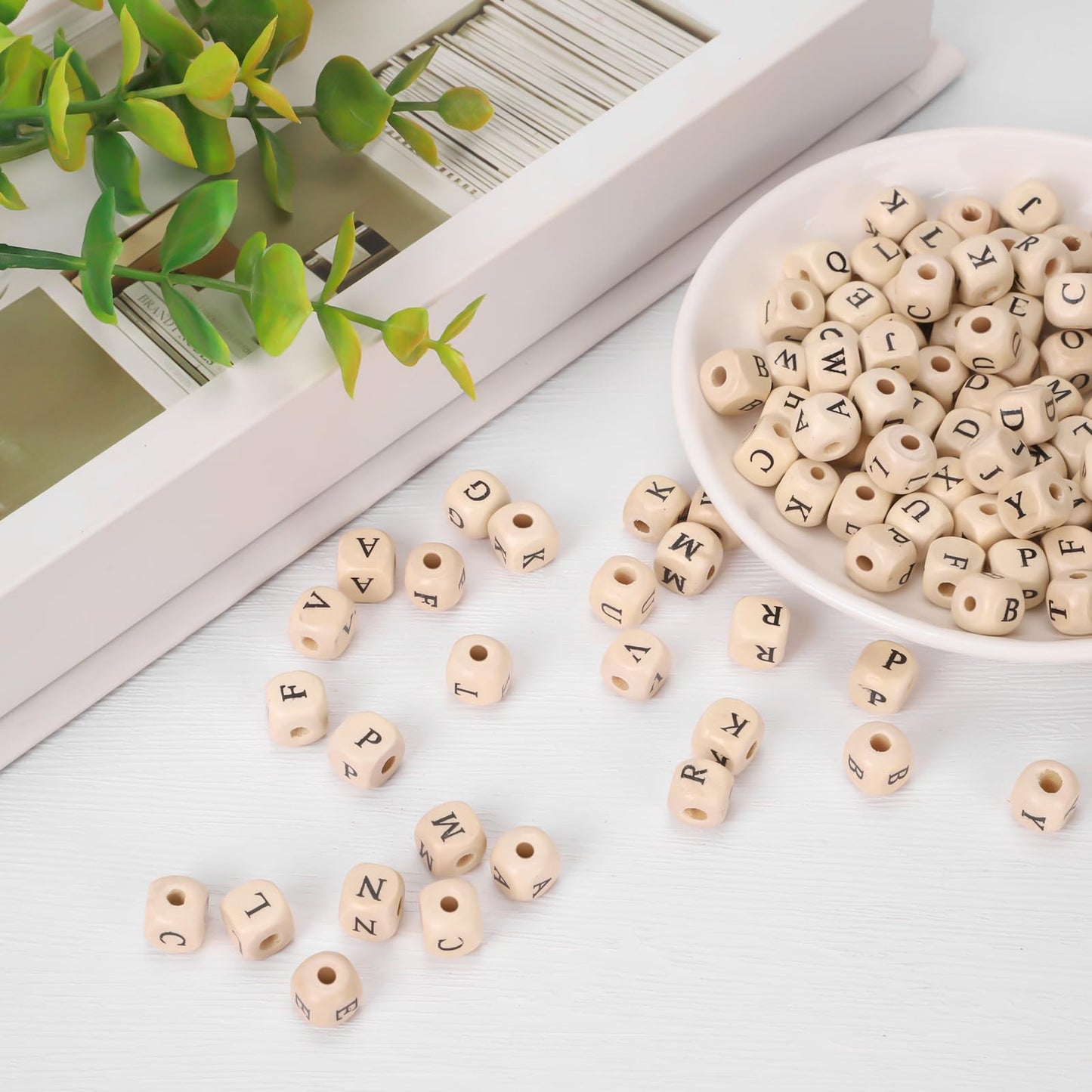 YANGRISE 260pcs Wood Letter Beads - 10mm Cube Alphabet Wooden Craft Letter Spacer Beads Bulk for Jewelry Making