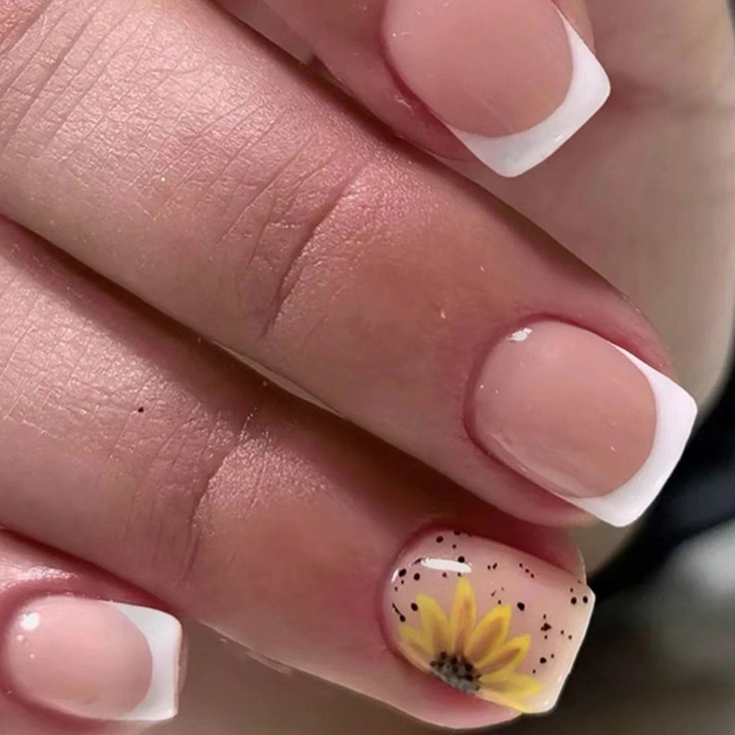 French Tip Press on Nails Short Square Fake Nails with Sunflower & Spot Designs Acrylic Nails Press ons Glossy Glue on Nails Nude Full Cover Artificial Stick on Nails for Women 24Pcs