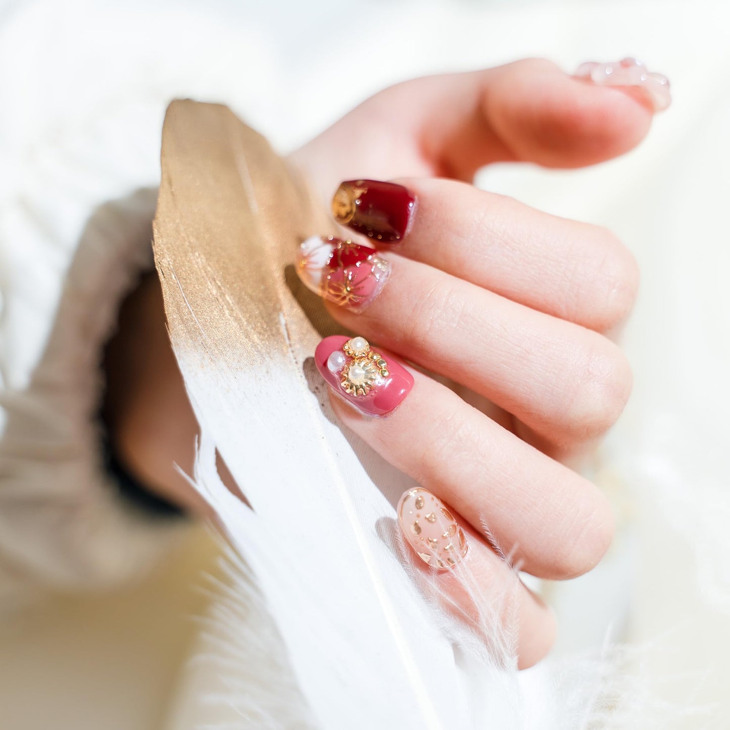 Sun&Beam Nails Handmade Press-on Short Oval Red Pink Gold 3D Flower Japanese Design Fashion False Nail Tips 10 Pcs Set (#210 M)