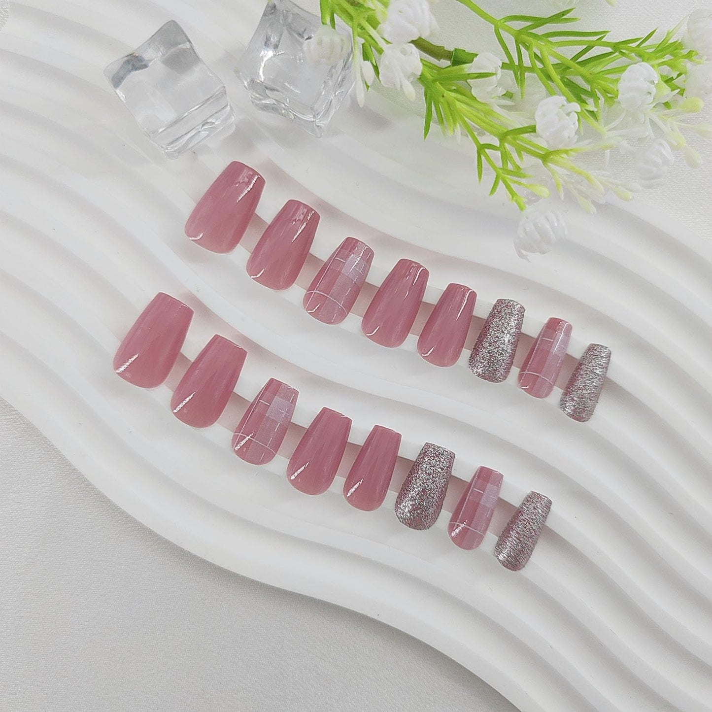 Press on Nails Short Coffin Fake Nails Glitter Glue on Nails Glossy Nails Press ons Pink Acrylic Nails Cute False Nails with Plaid Lines Designs Artificial Stick on Nails for Women 24Pcs