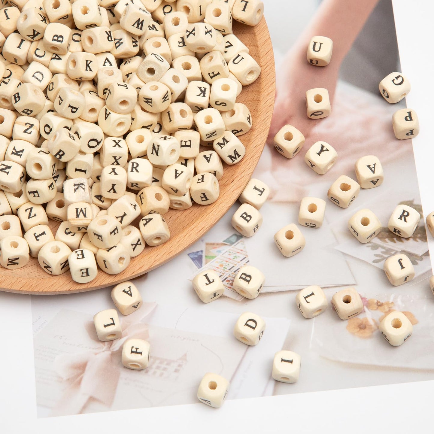 Luyoaozy 520pcs 10mm Wooden Letter Beads with Initial A-Z Square Alphabet Wood Beads Natural Cube Bulk for Jewelry Bracelet Making DIY Crafts