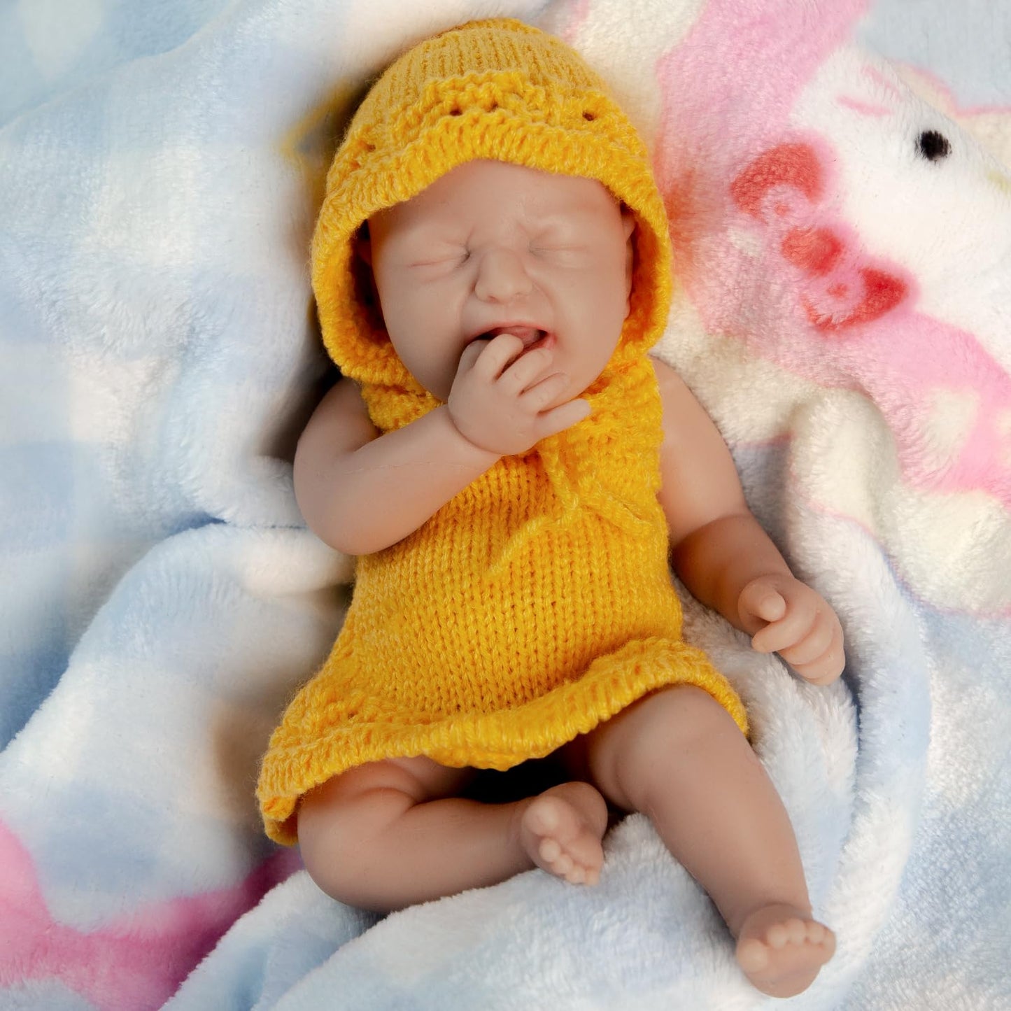IVITA 8 inch Crying Mini Silicone Baby Dolls Weep Tiny Babies Washable Reality Babe Lifelike Realistic Infant with Feeding Kit & Gift Box
