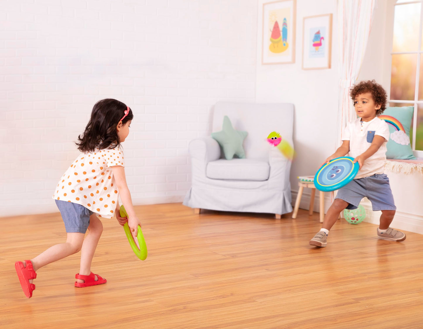 B. toys – Paddle Ball Game – Hand Trampoline Set – Poppin’ Paddles – 2 Bouncy Discs & 2 Balls – Catch & Toss Sports Games for Kids – 3+ Years
