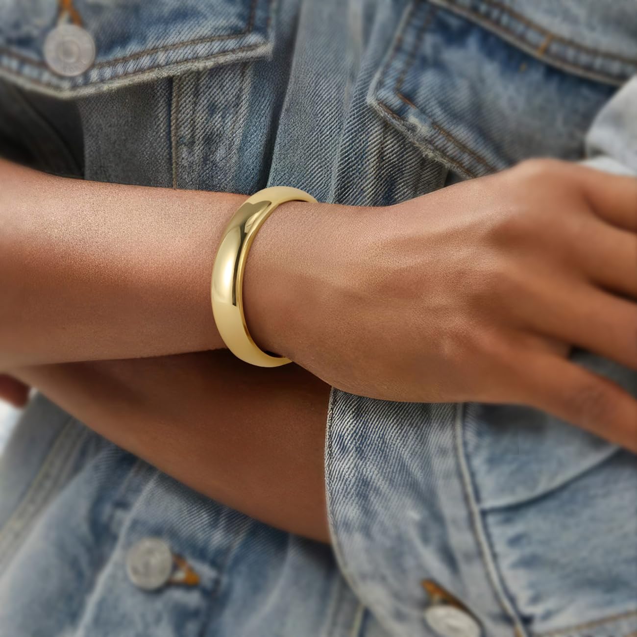 Emibele Gold Bangle Cuff Bracelet Stack, Chunky 18K Gold Plated Teardrop Hinged Thick Bangle Bracelet Set, Non Tarnish Gold Bracelets for Women, 2 Pack