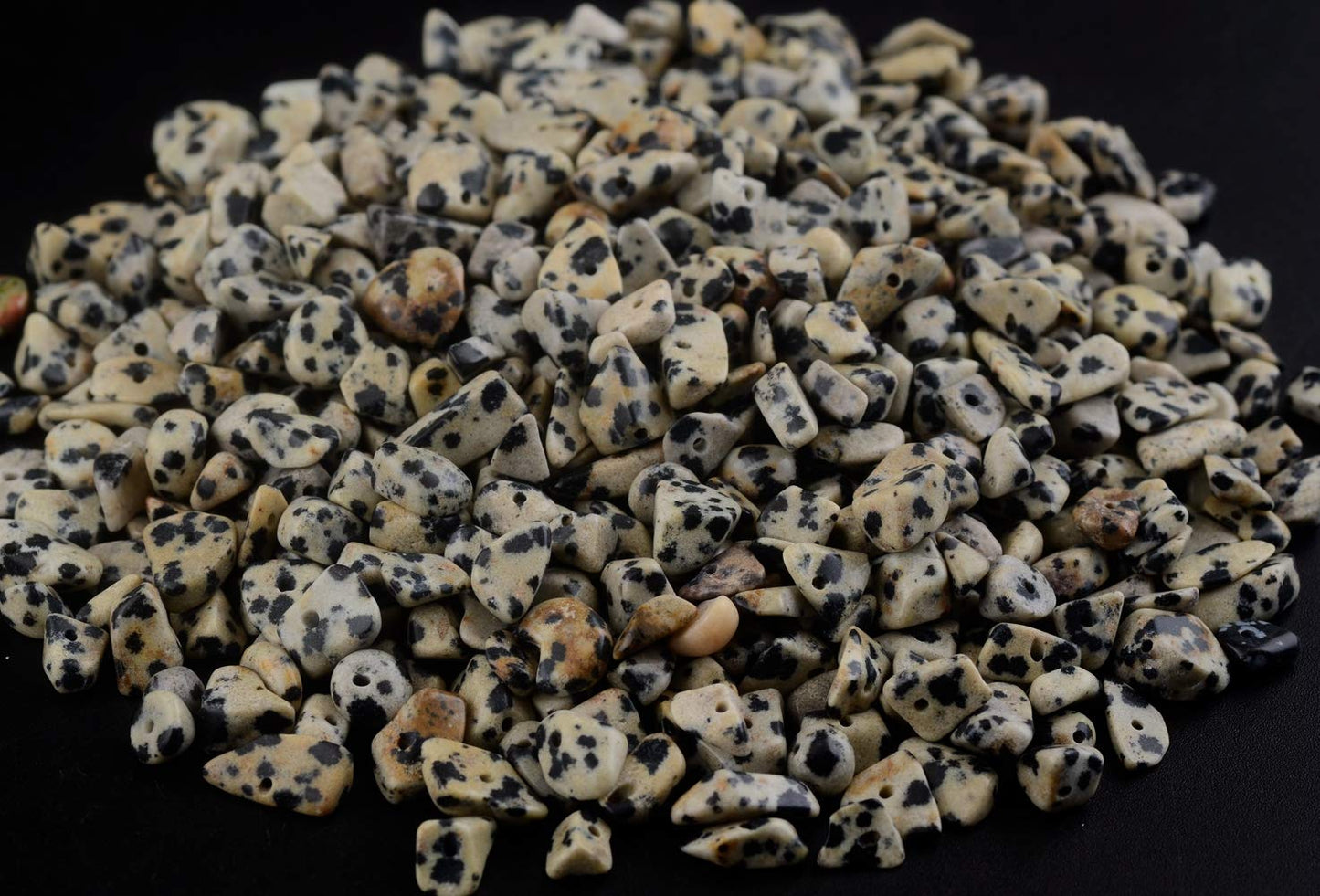 Natural Chip Stone Beads Dalmation Spot 5-8mm About 400 pieces Irregular Gemstones Healing Crystal Loose Rocks Bead Hole Drilled DIY for Bracelet Jewelry Making Crafting (5-8mm, Dalmation Spot Jasper)