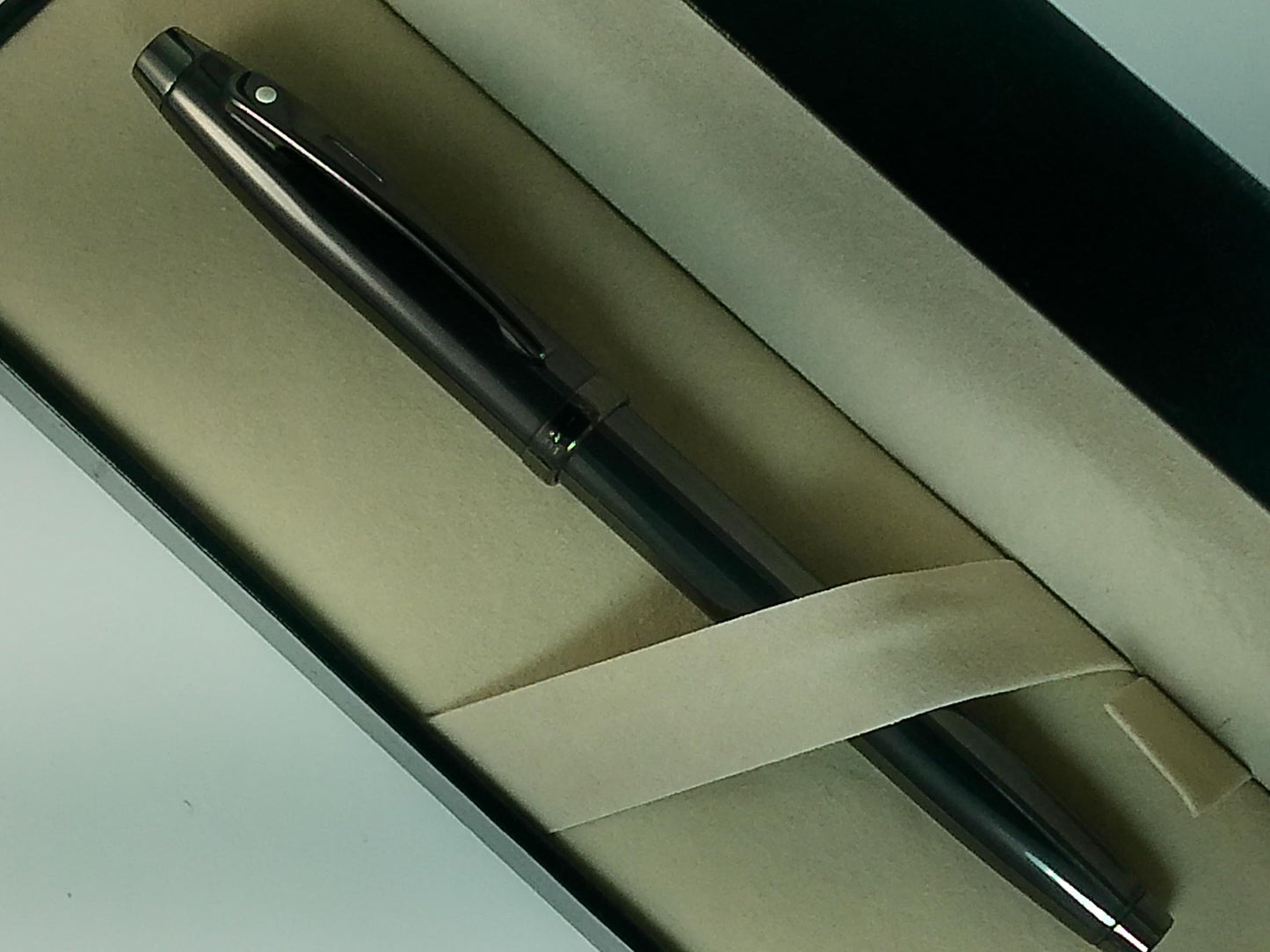 Sheaffer 100 E9375 Pearlescent Dark Gray Gunmetal with PVD Appointments Pen | Premium Gray Pen | Premium Pen Gift box (Fountain (Medium))