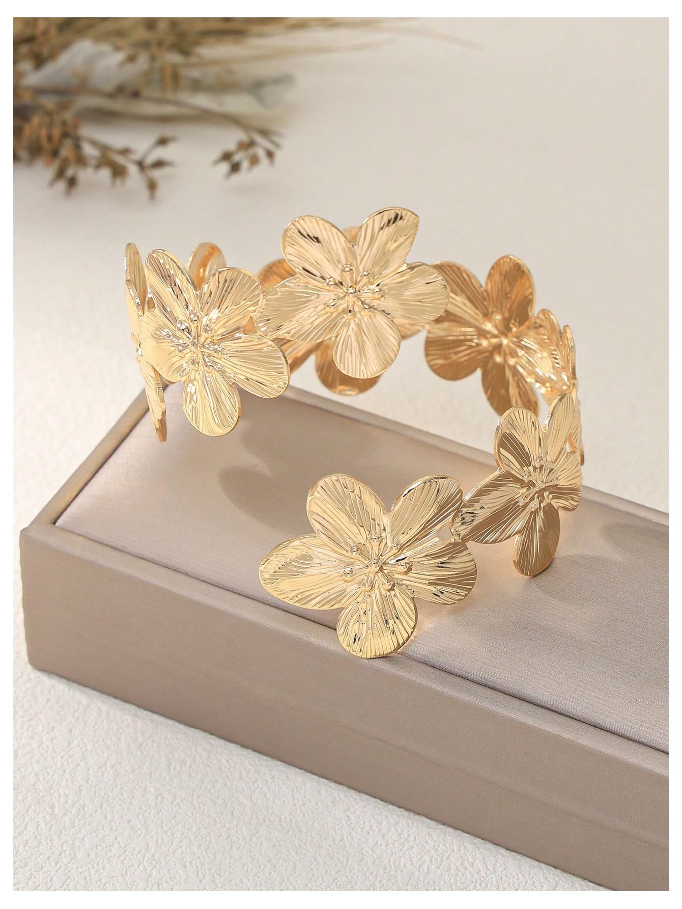 MakeMeChic Beach Gold Arm Cuff Jewelry for Women Bangle Band Armlet Flower Upper Arm Cuff Bracelet Summer Beach Essentials Gold D One-Size