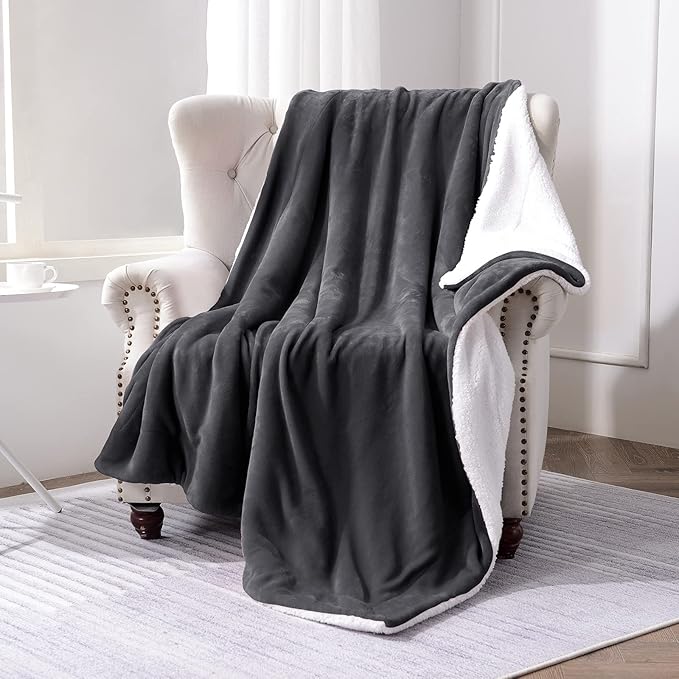 SOCHOW Sherpa Fleece Throw Blanket, Reversible Super Soft Luxurious Plush Blanket Twin Size, Dark Grey