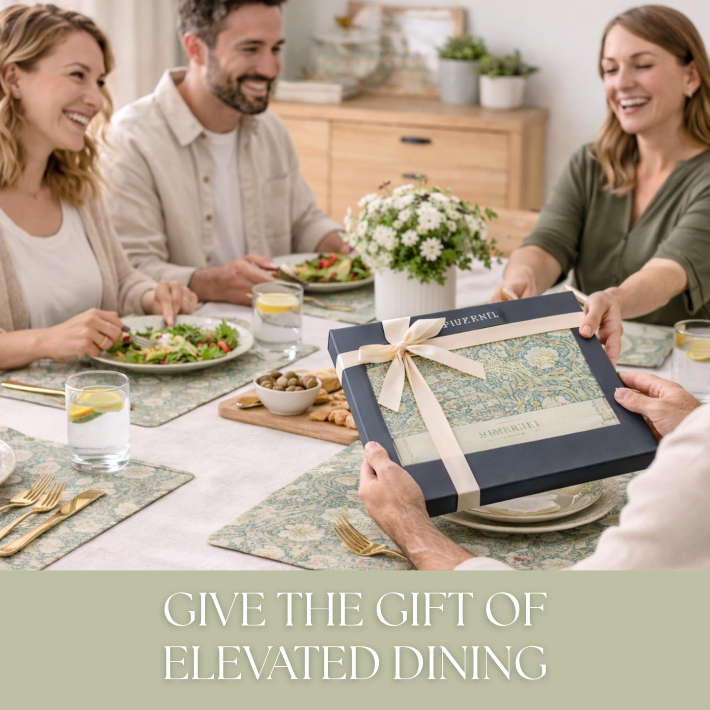Pimpernel Morris & Co Privat Blue Placemats, Set of 4 - Heat-Safe Table Mats with Floral Design & Cork Backing for Dining Table Styling & Giftable Tableware for Special Occasions