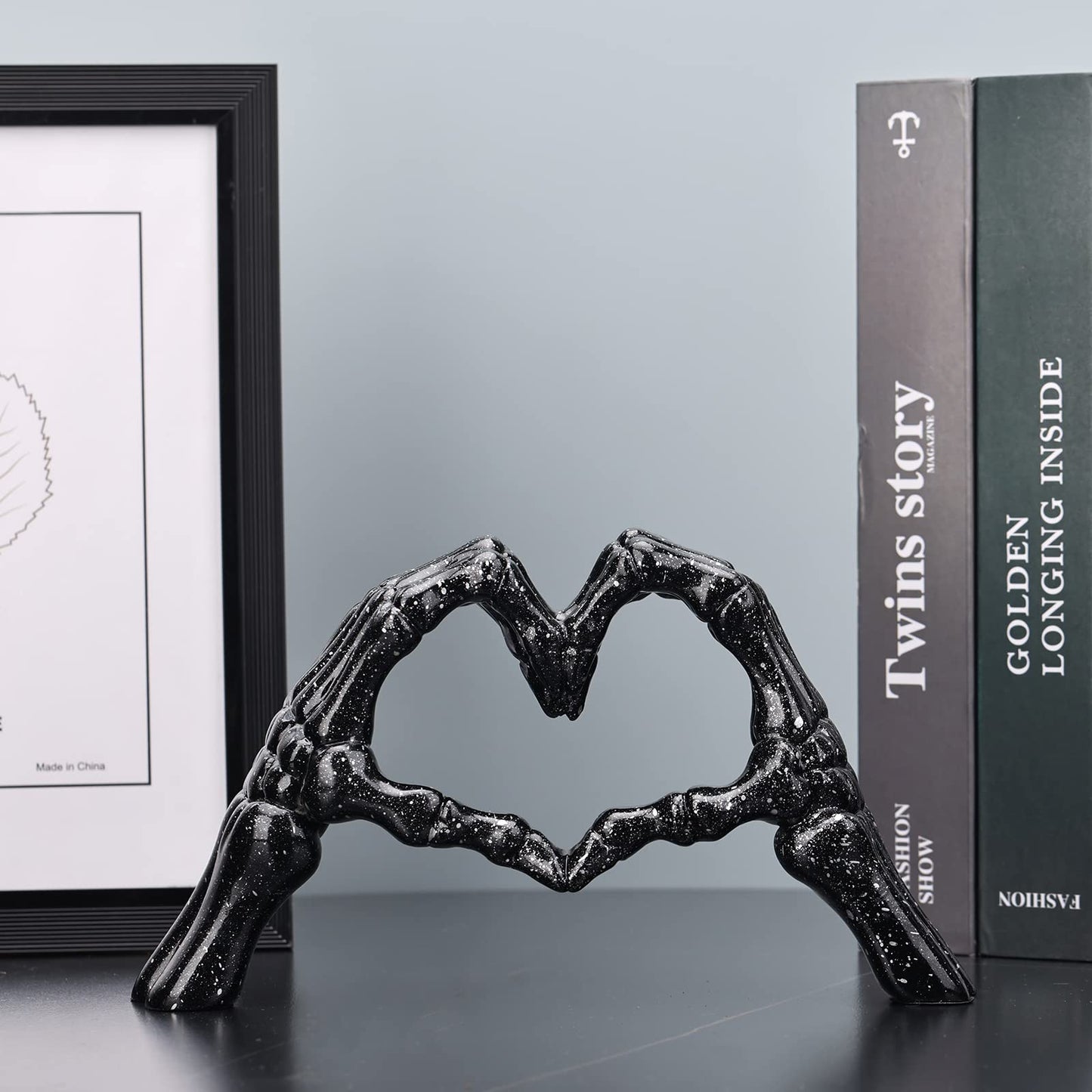 LCCCK Black Hand Gesture Desk Statues Love Ornaments,Skull Couple Statue, Creative Wedding Home Desktop Decor,Heart Shape Hand Figurines for Living Room Shelf Coffee Table Centerpiece