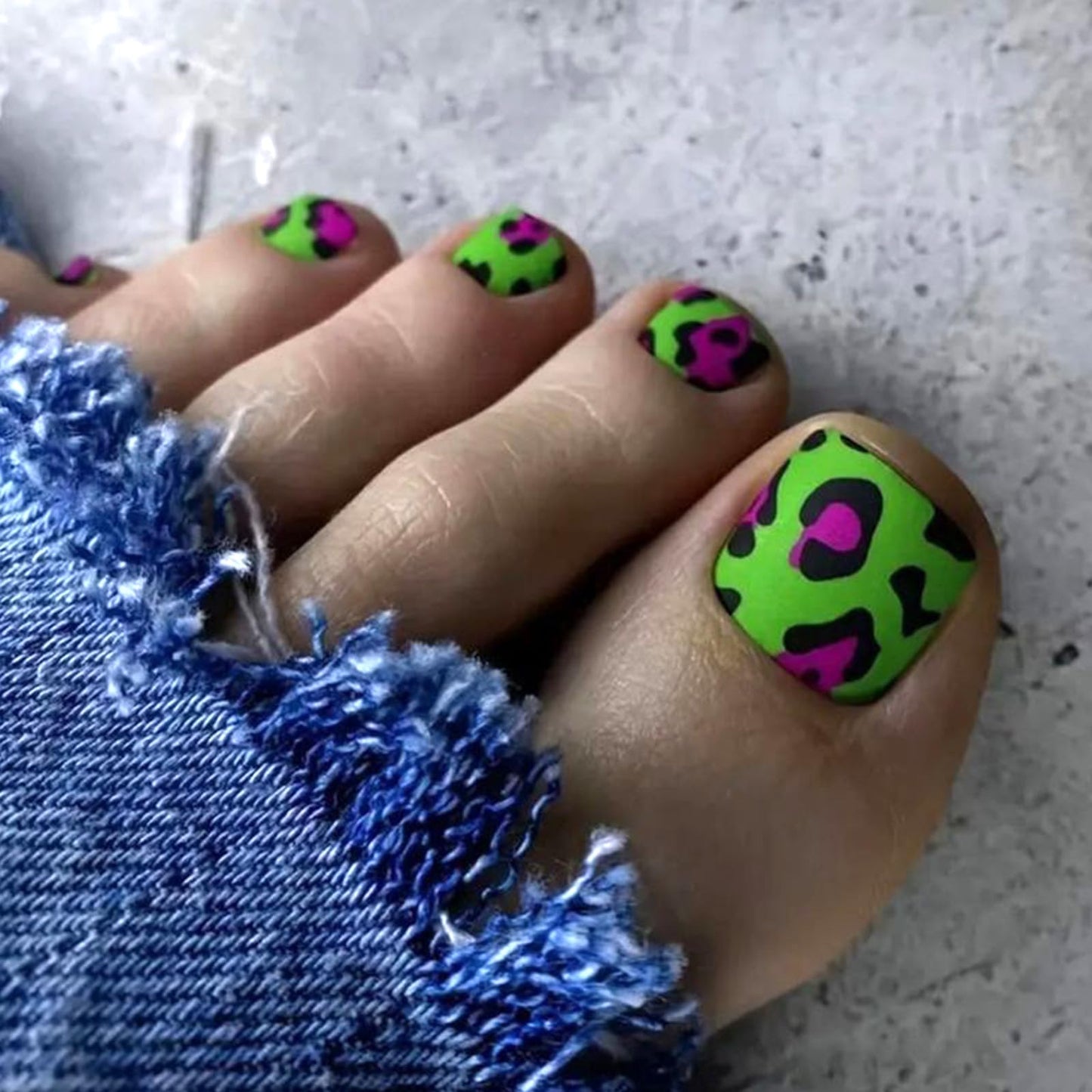 Leopard Print Press on Toenails Green Fake Toe Nails with Spotted Leopard Designs Cute Toe Nails Press ons Square Matte False Toenails Artificial Full Cover Acrylic Toenails for Women 24Pcs